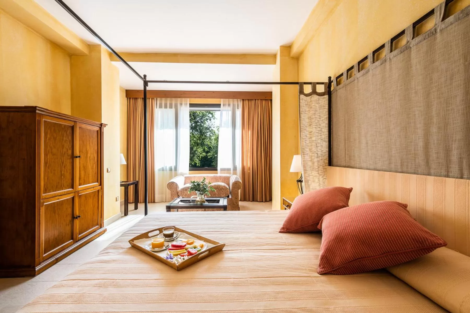 Photo of the whole room, Bed in Intur Alcazar de San Juan