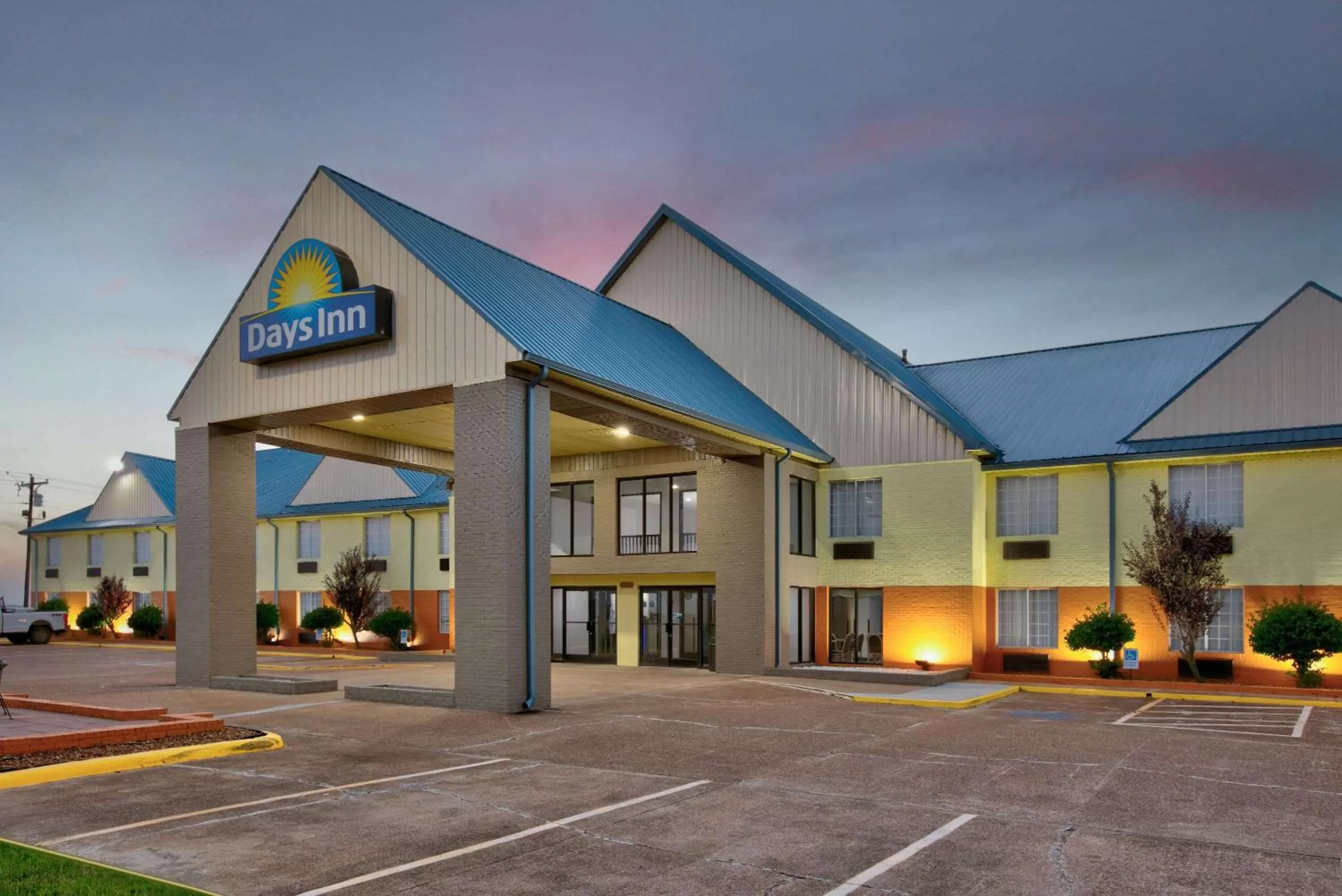 Property building in Days Inn by Wyndham Tunica Resorts