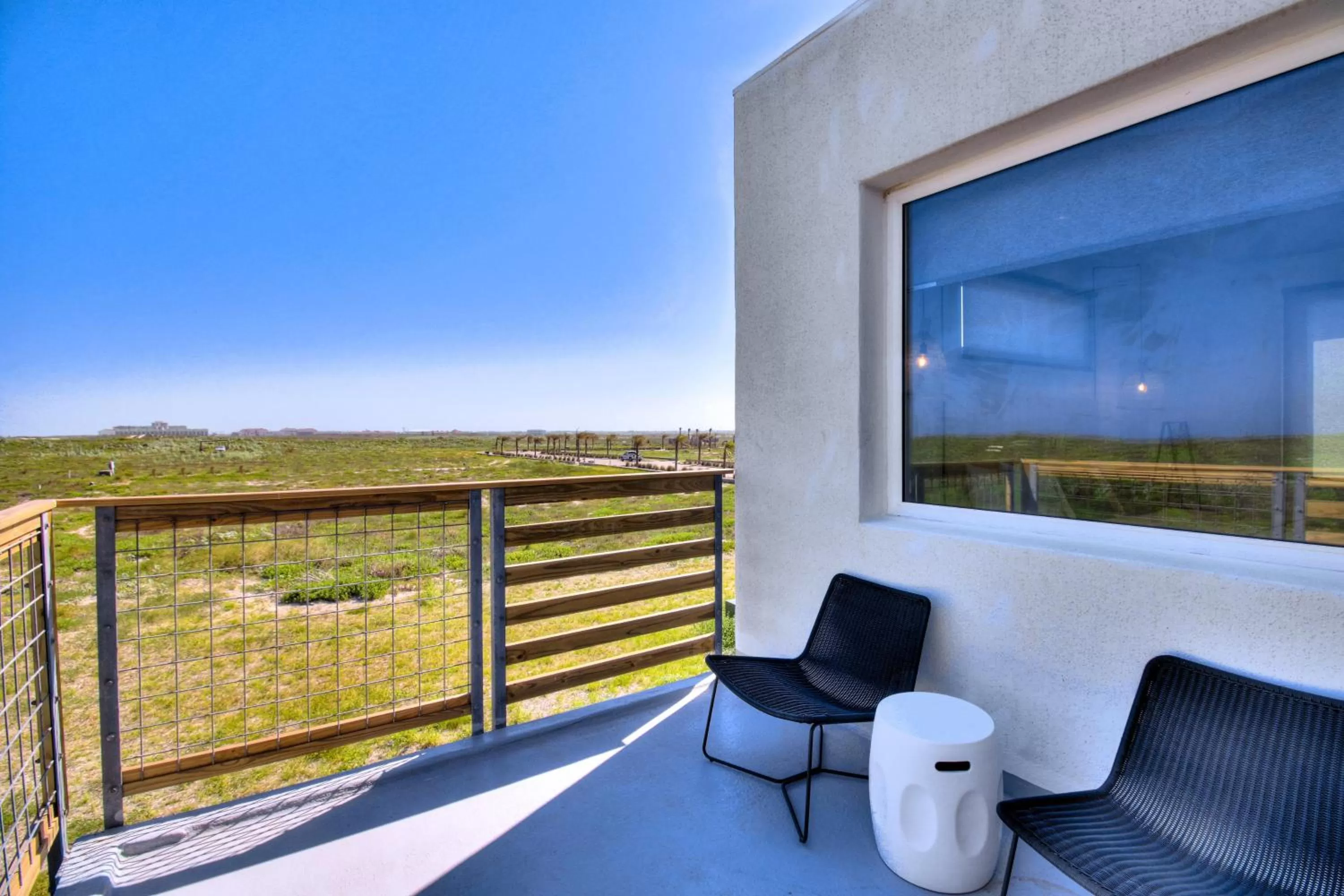 Balcony/Terrace in Lively Beach