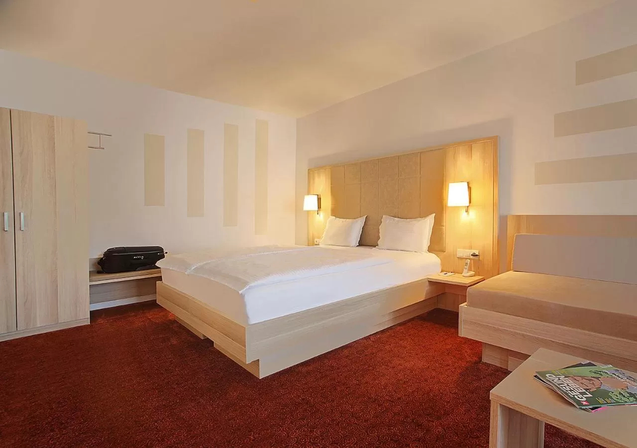 Bedroom, Bed in Hotel Brenner