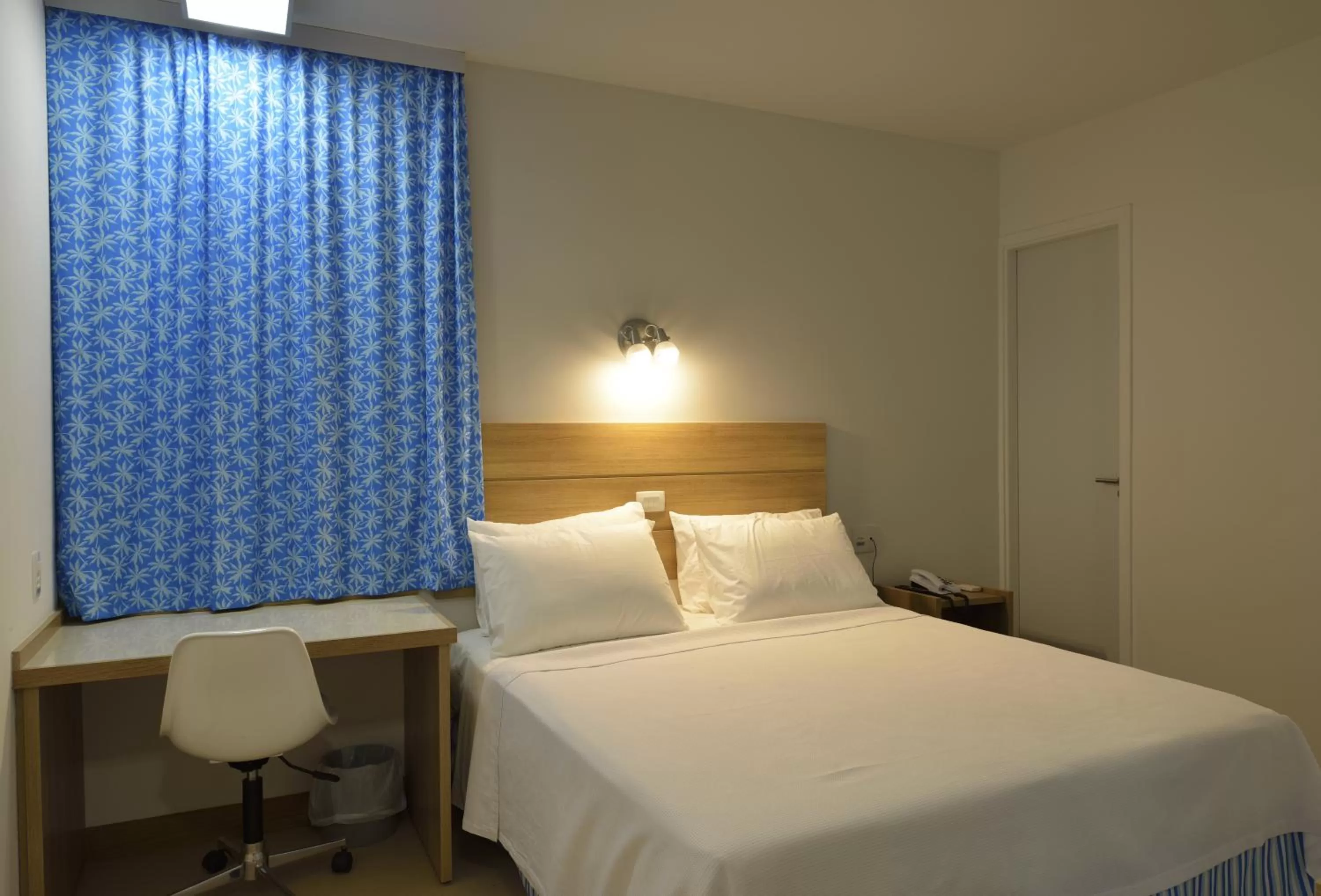 Photo of the whole room, Bed in Rede Andrade Express