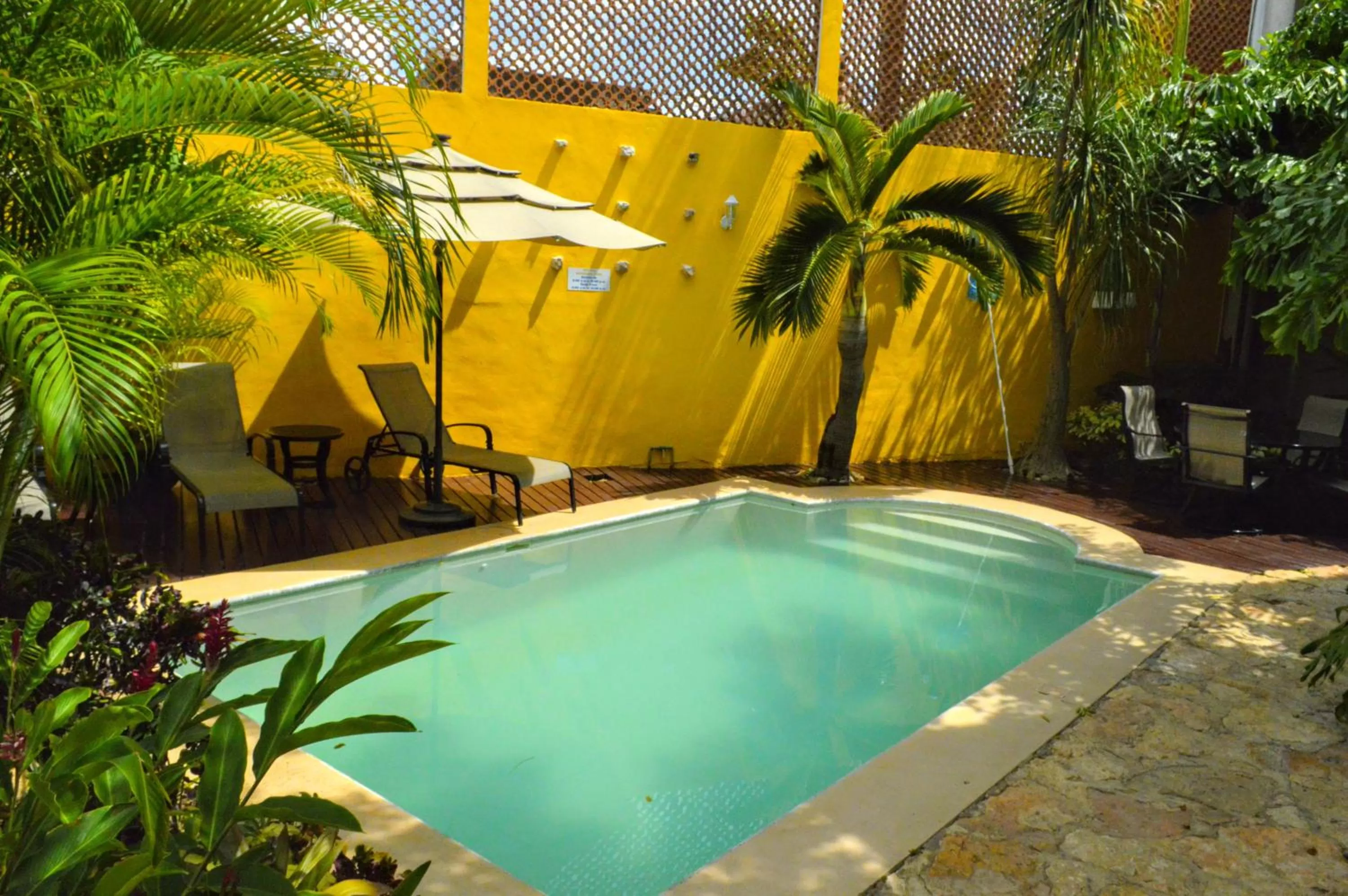 Swimming pool in Hotel Marionetas