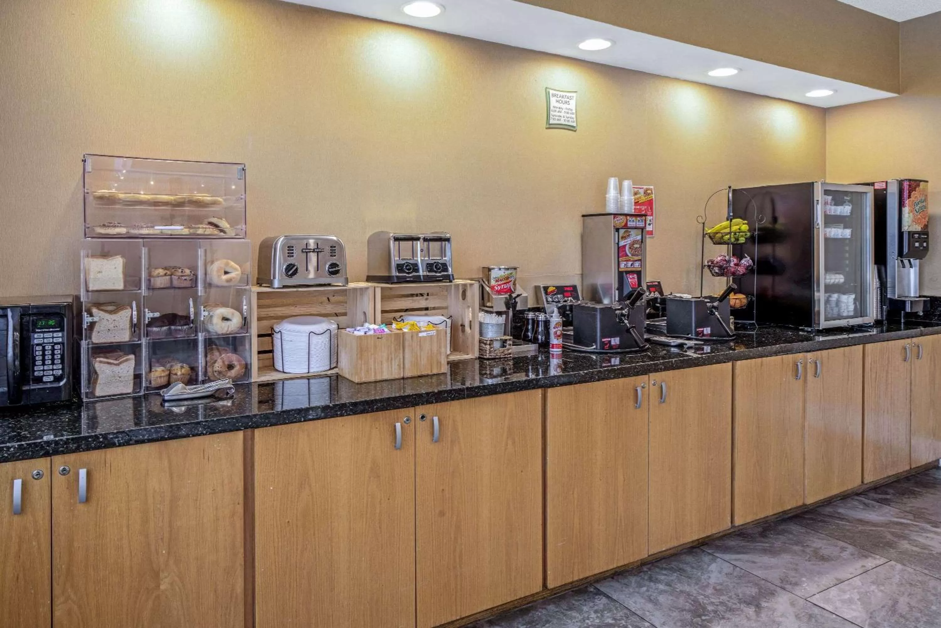 Restaurant/places to eat in La Quinta by Wyndham Naples Downtown