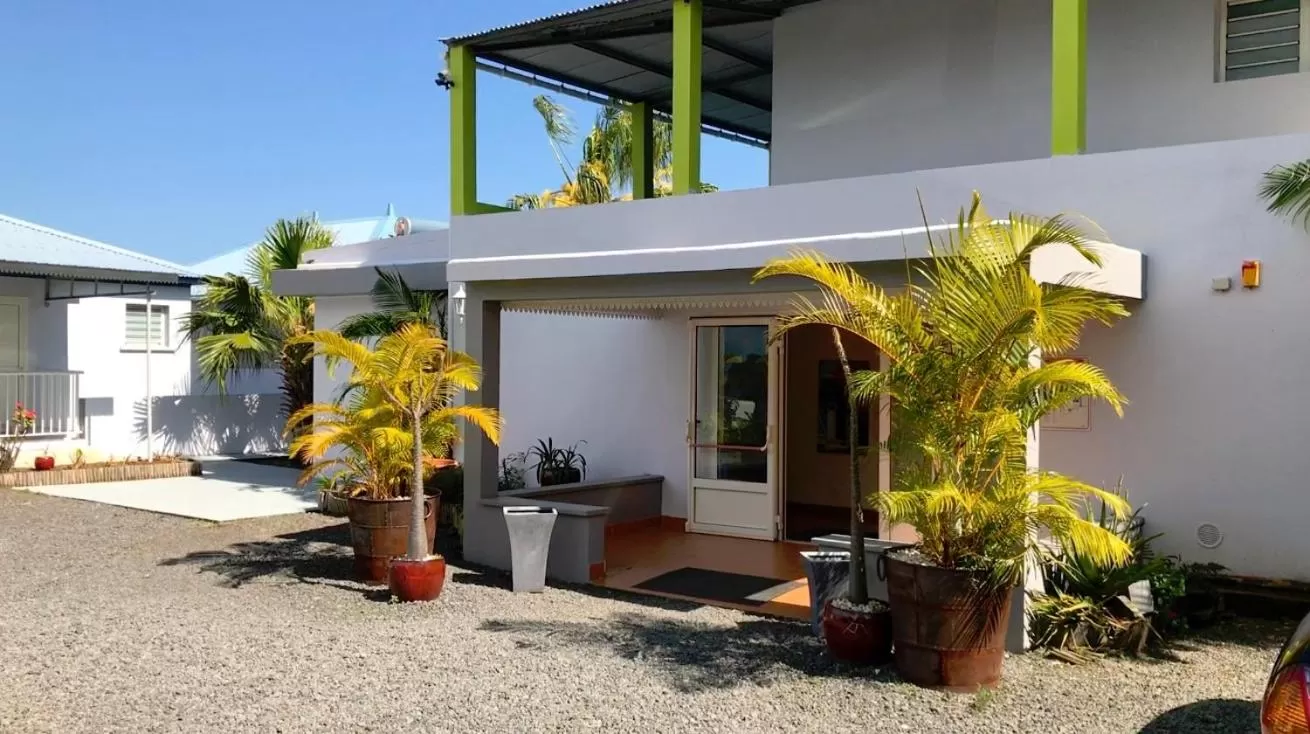 Facade/entrance, Property Building in Hôtel Le Soleil Couchant