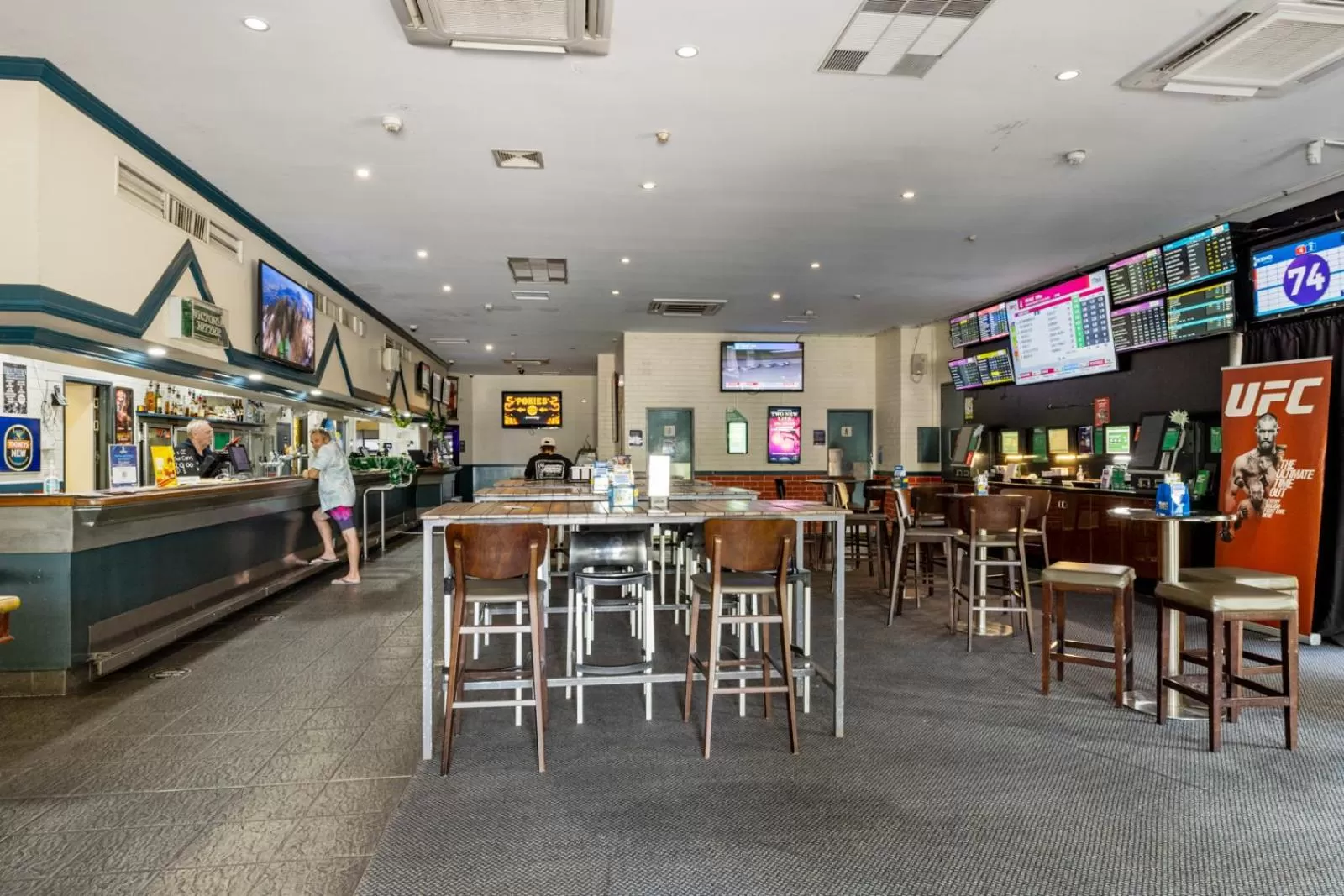 Lounge or bar in Frontier Hotel Darwin