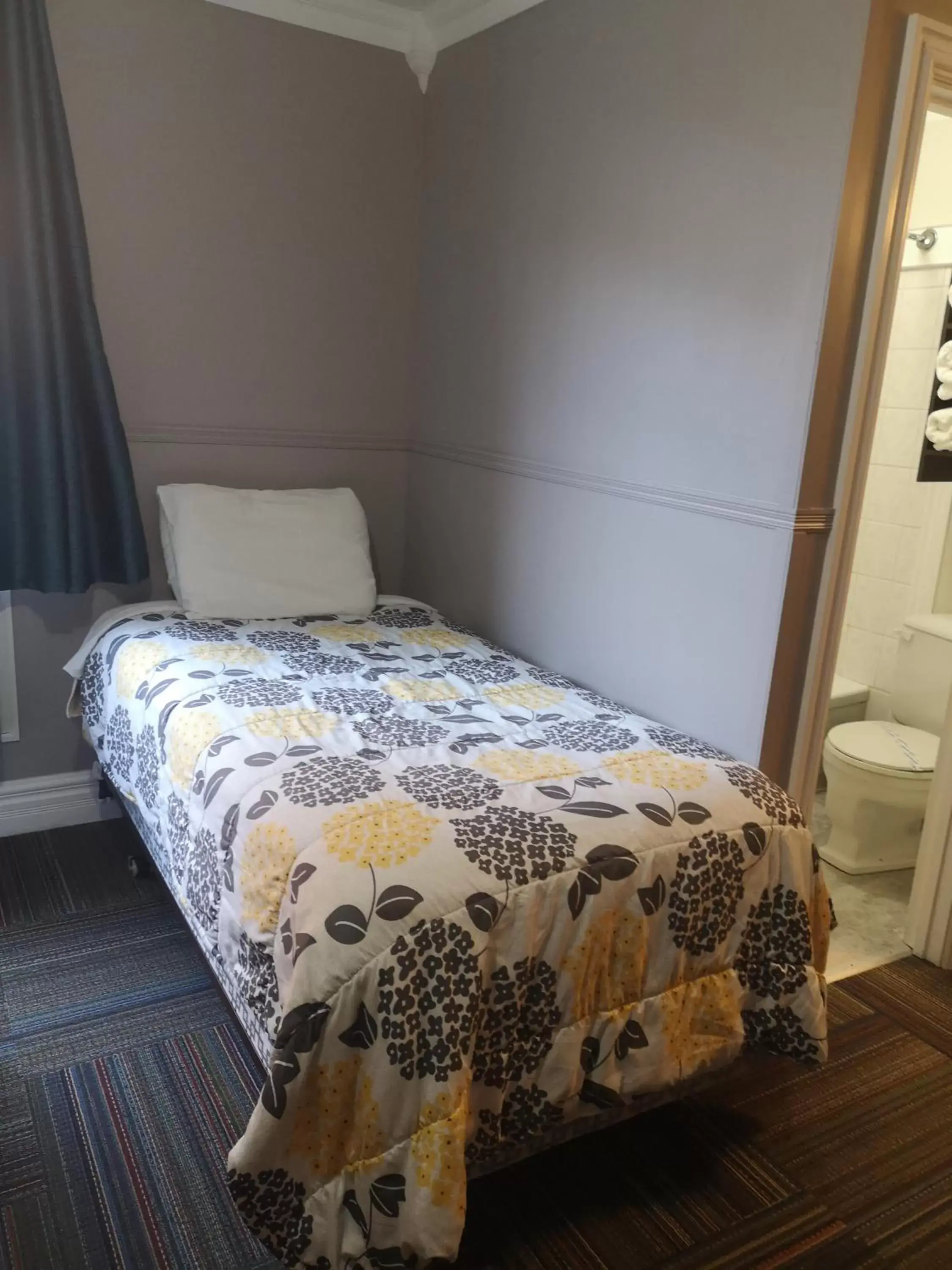 Standard Double or Twin Room in Seaport Inn Standard Double or Twin Room in Seaport Inn