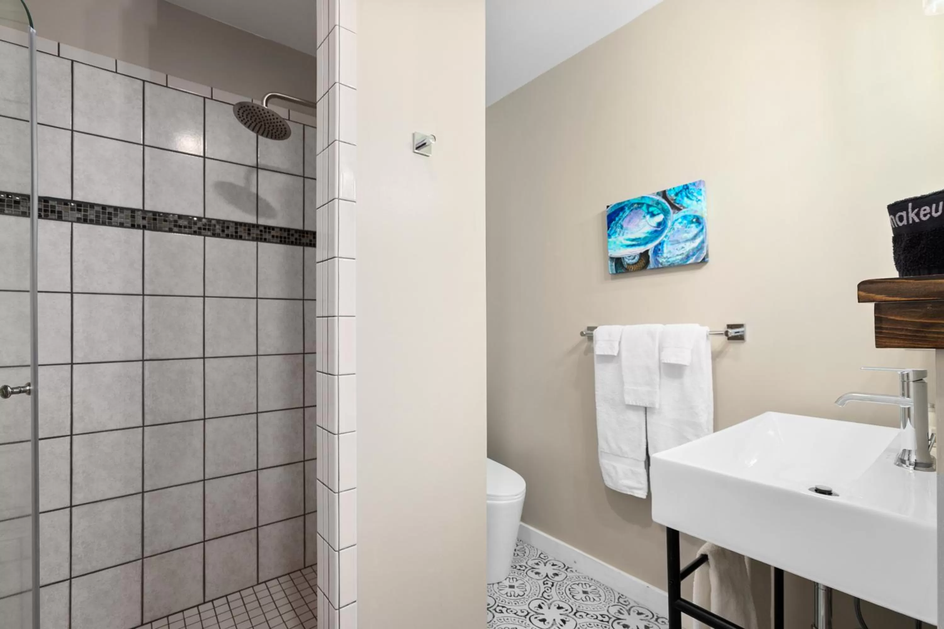 Bathroom in Saratoga Inn