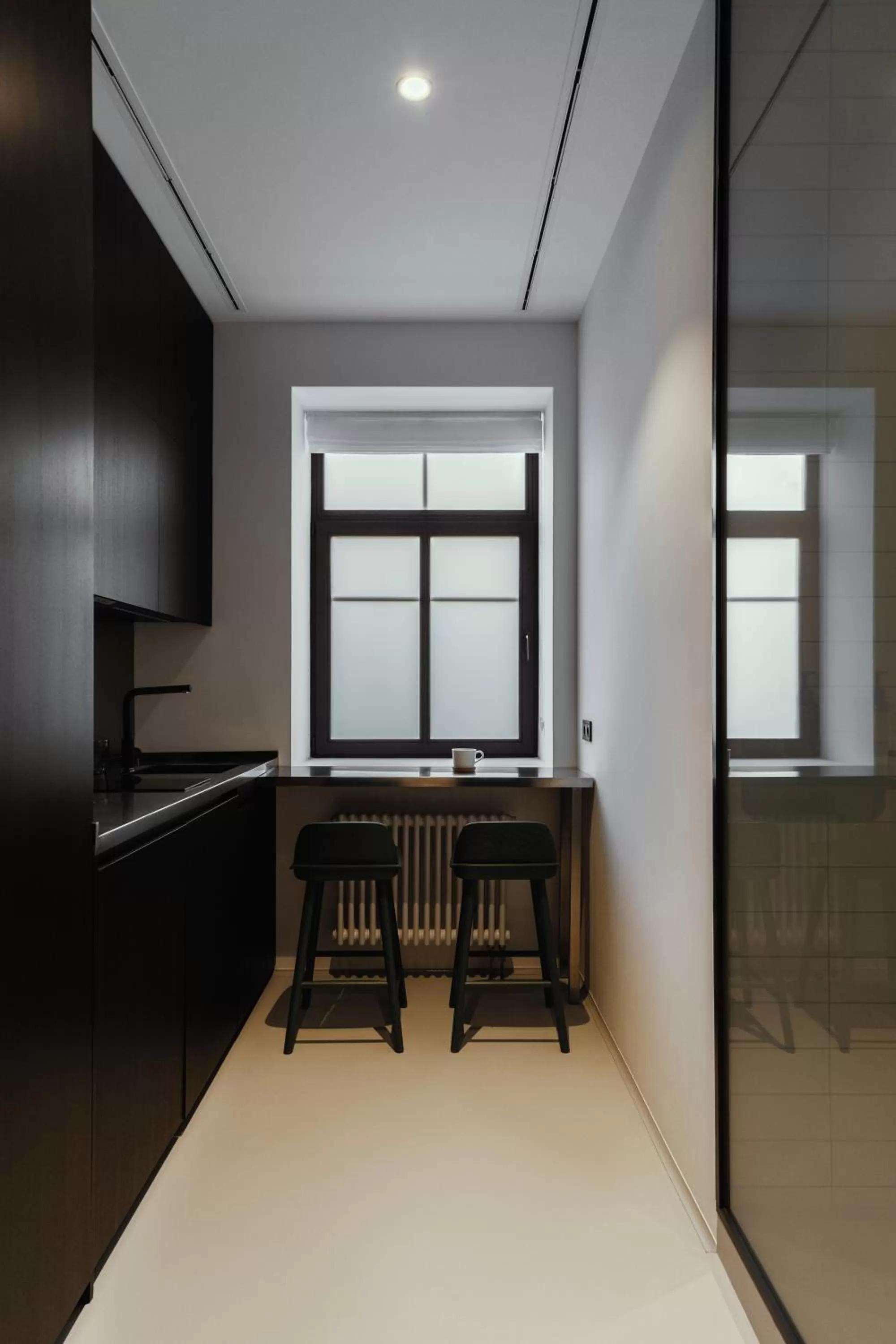 Dining Area in Owntown Apart Hotel