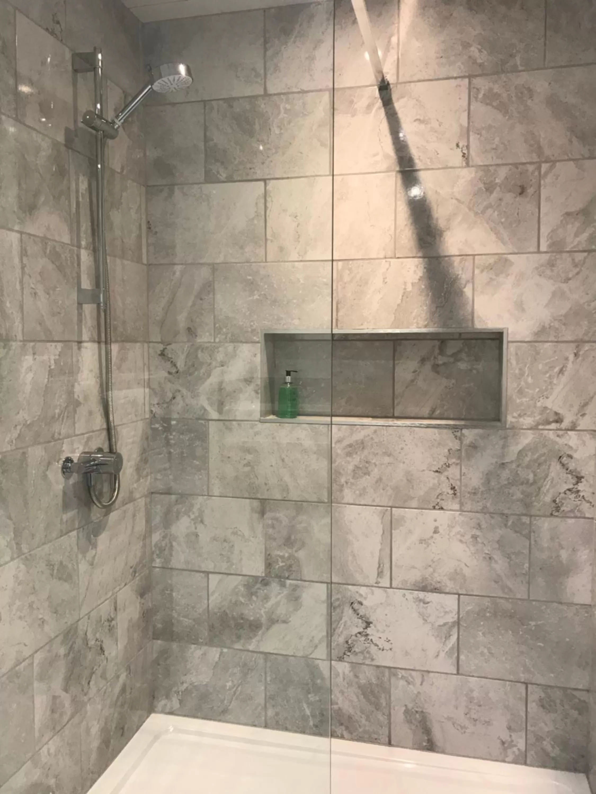 Shower in Ravenswood Guest House