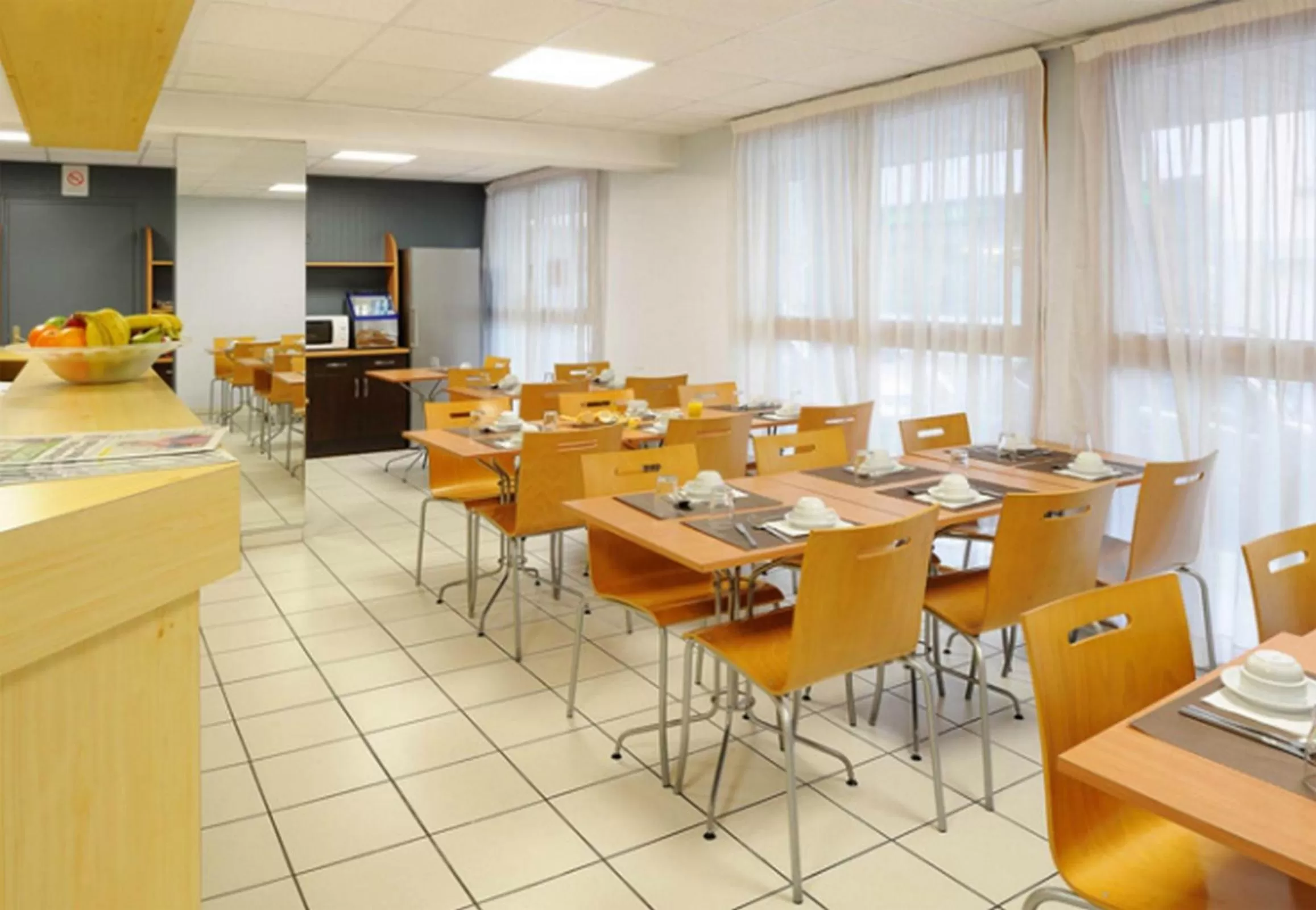 Restaurant/places to eat in Séjours & Affaires Nantes Ducs De Bretagne