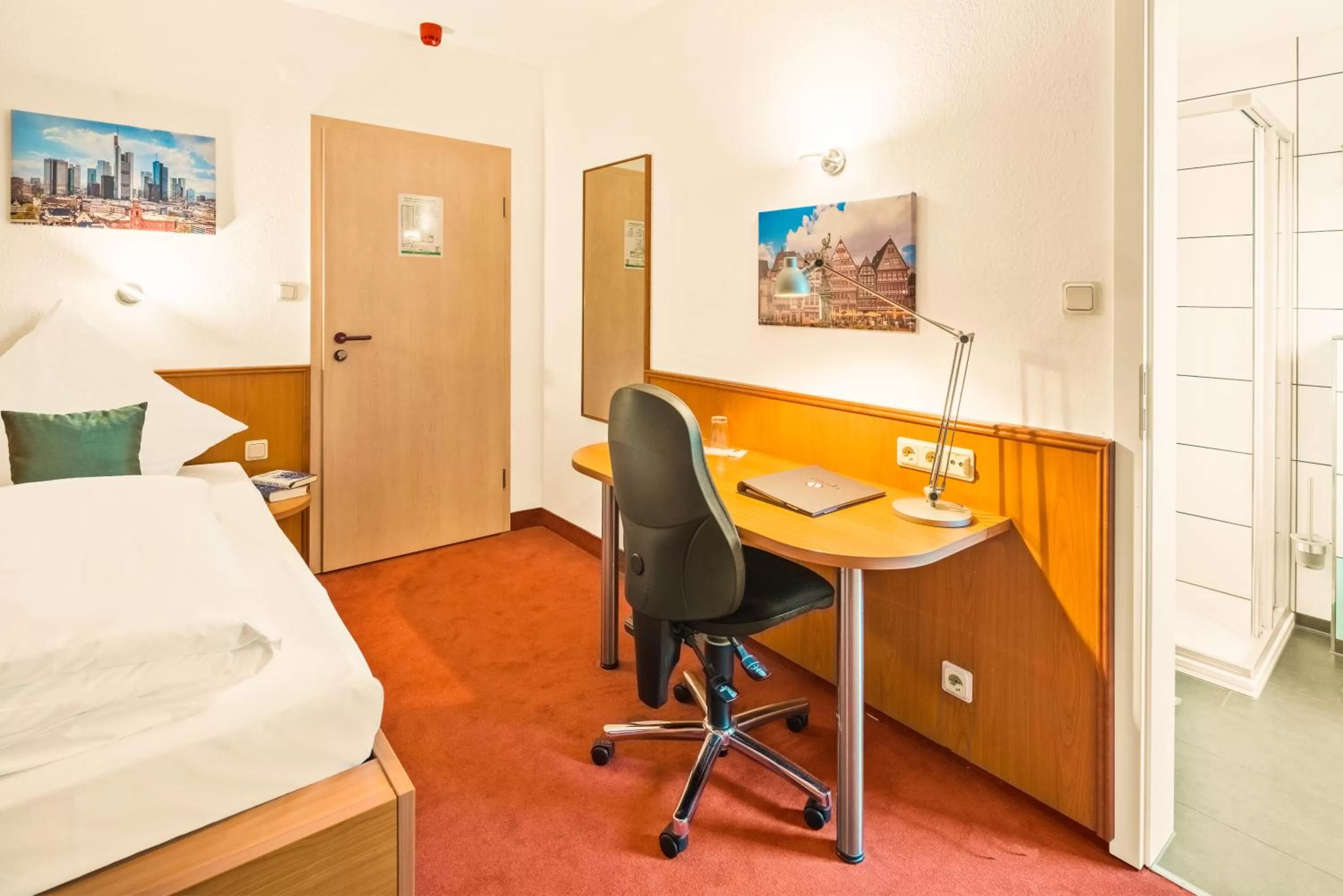 Photo of the whole room in L'Escala