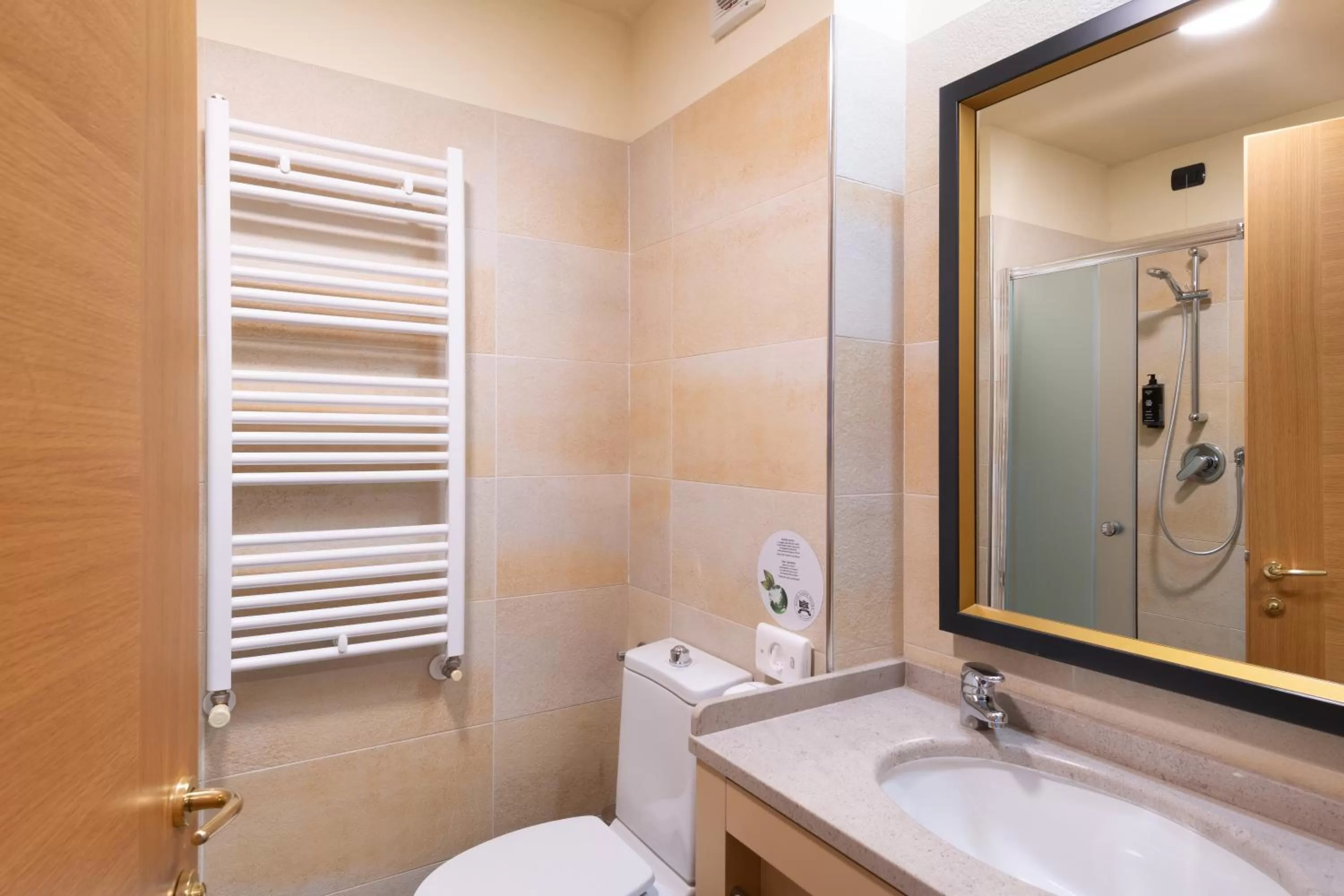 Bathroom in Hotel Garni Pegrà