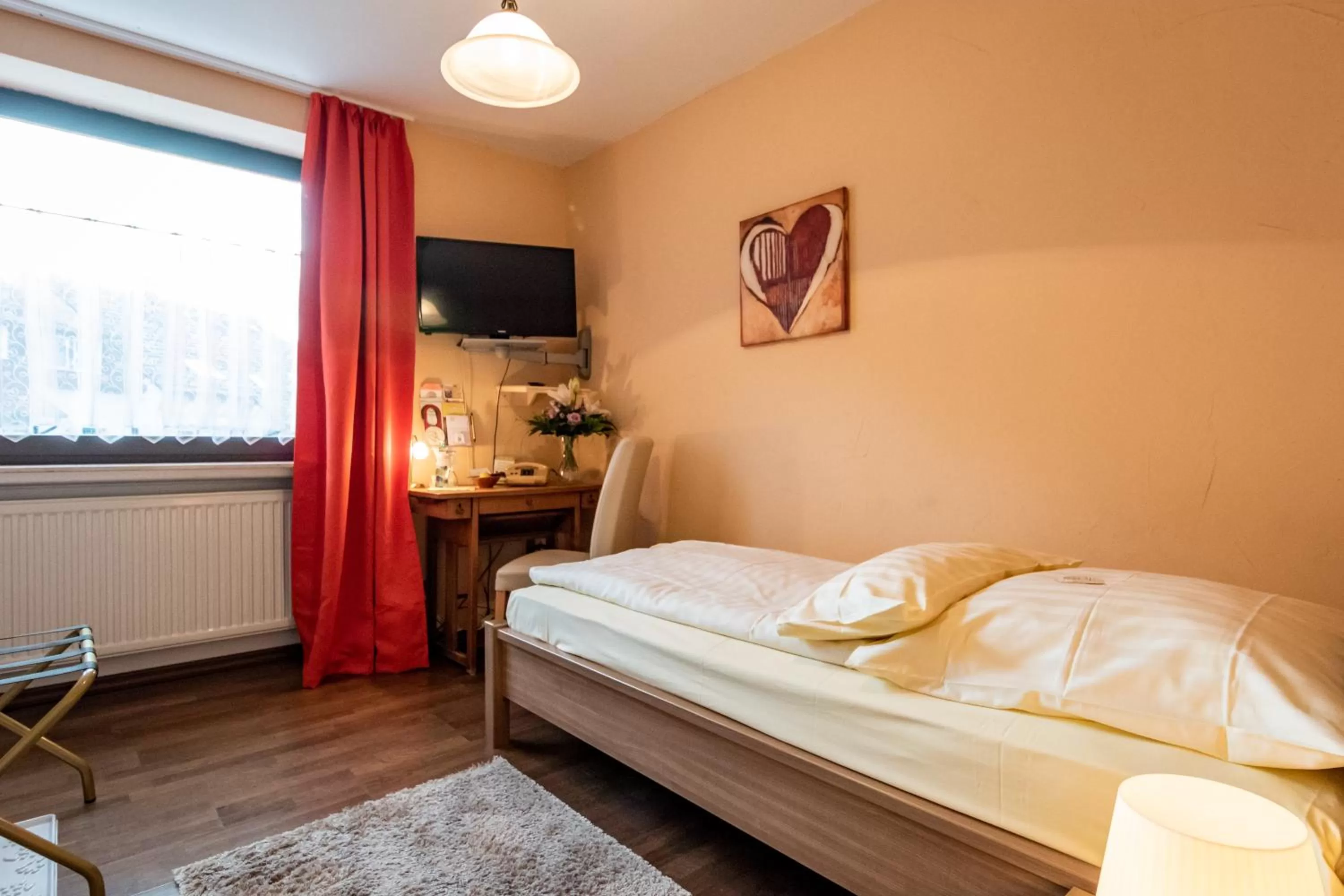 Decorative detail, Bed in Hotel Goldflair am Rathaus