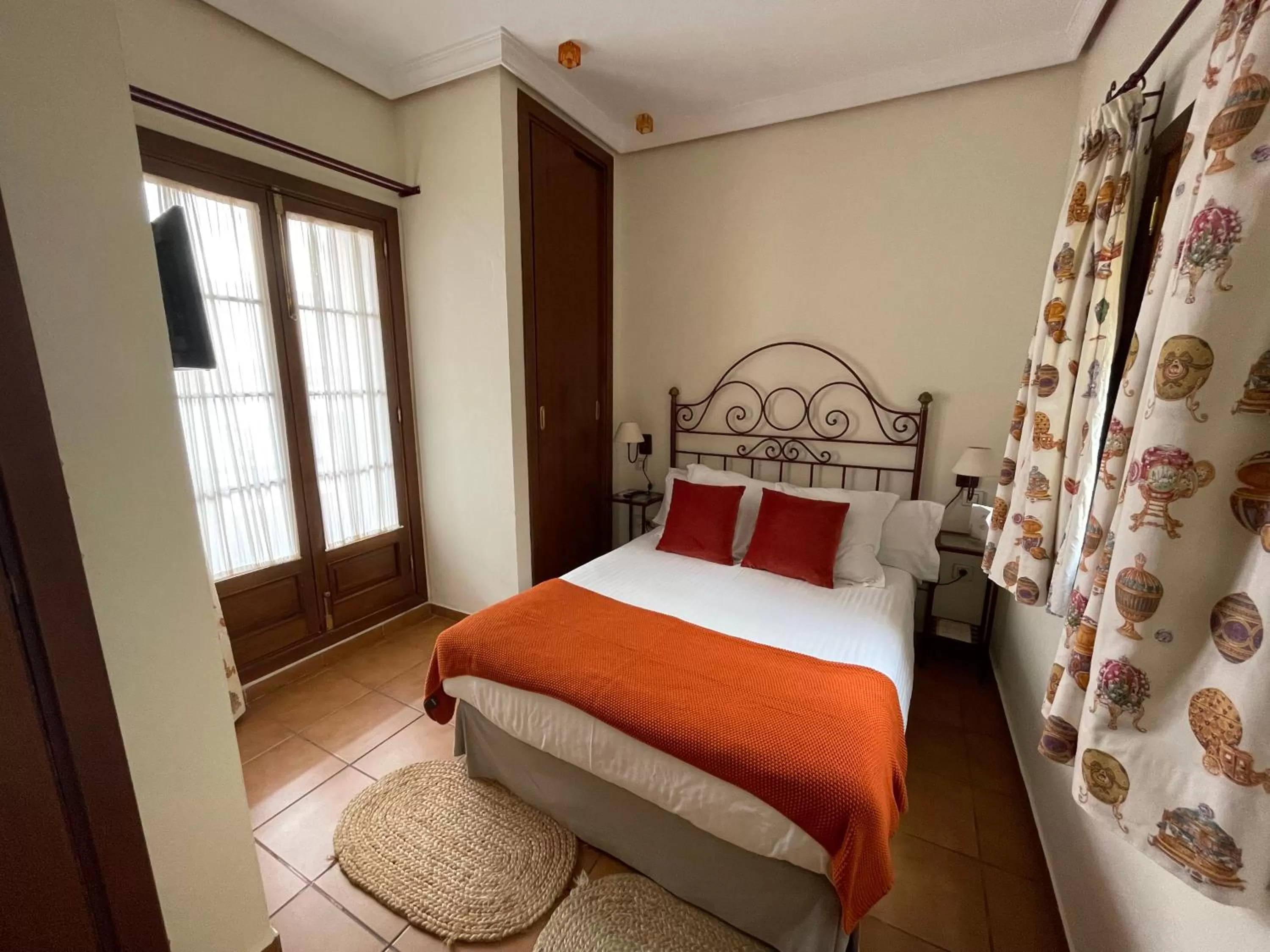 Toilet, Bed in La Casa del Maestro Boutique