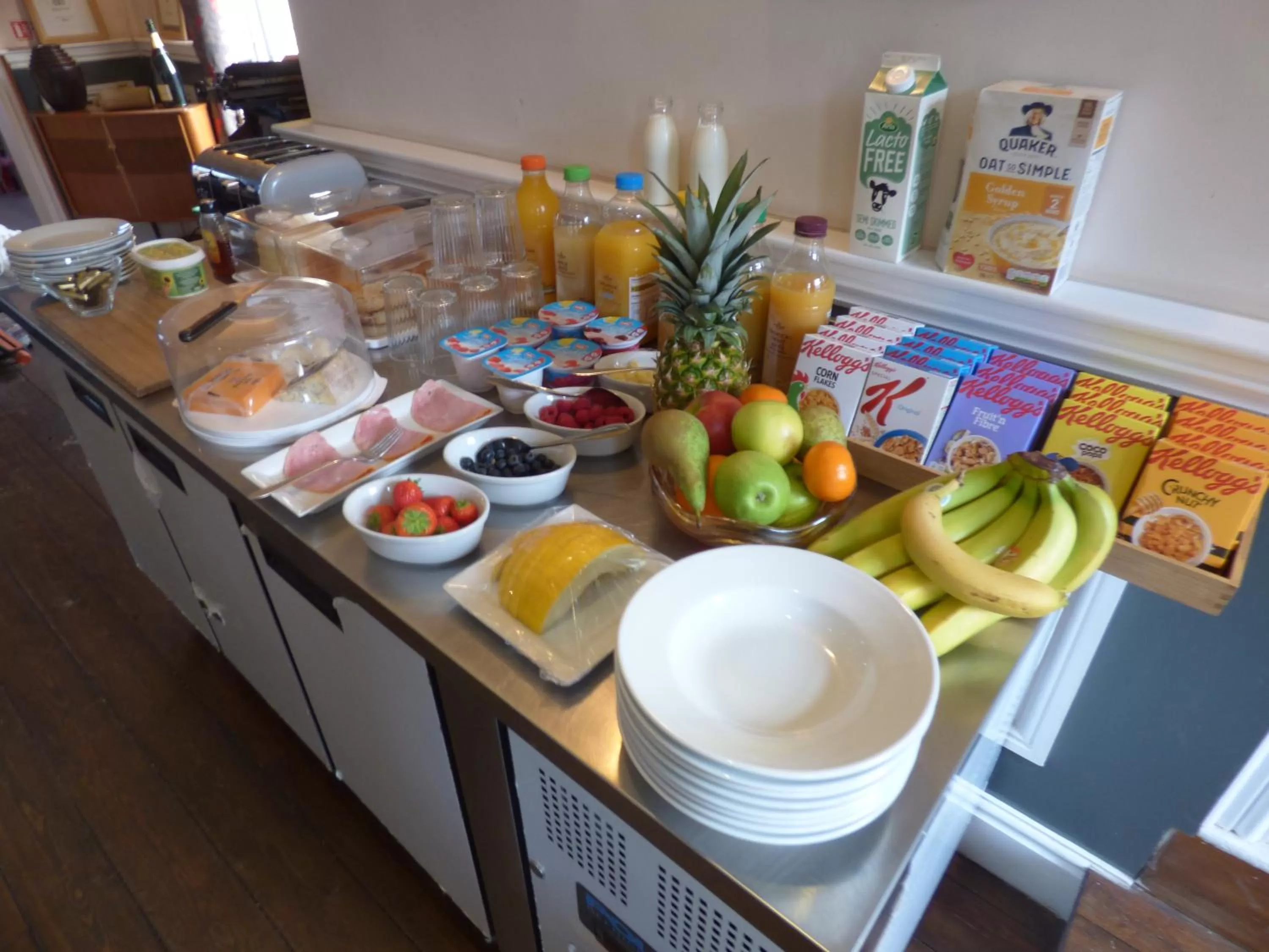 Food and drinks in Wheldale Hotel