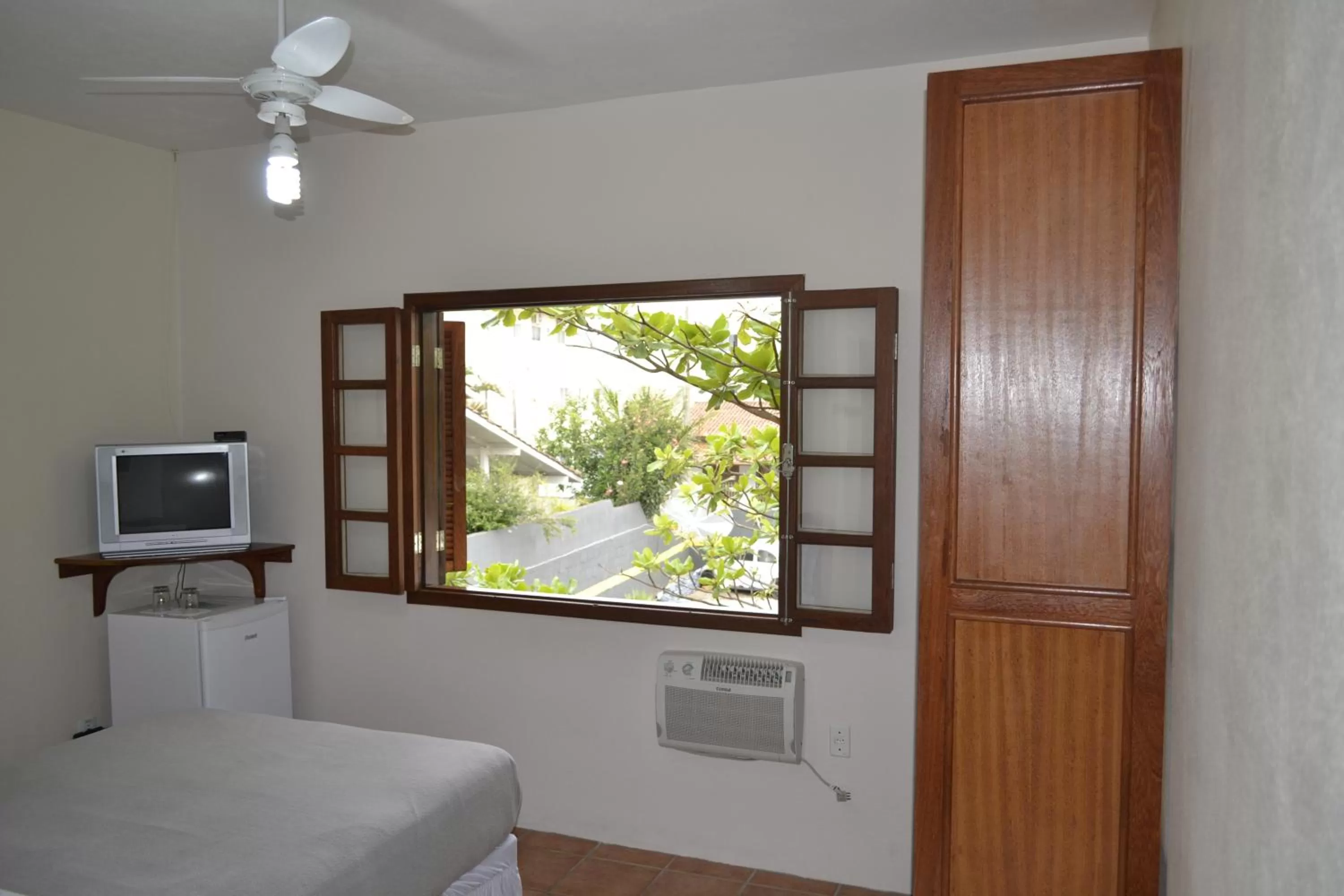 TV/Entertainment Center in Pousada Água da Fonte