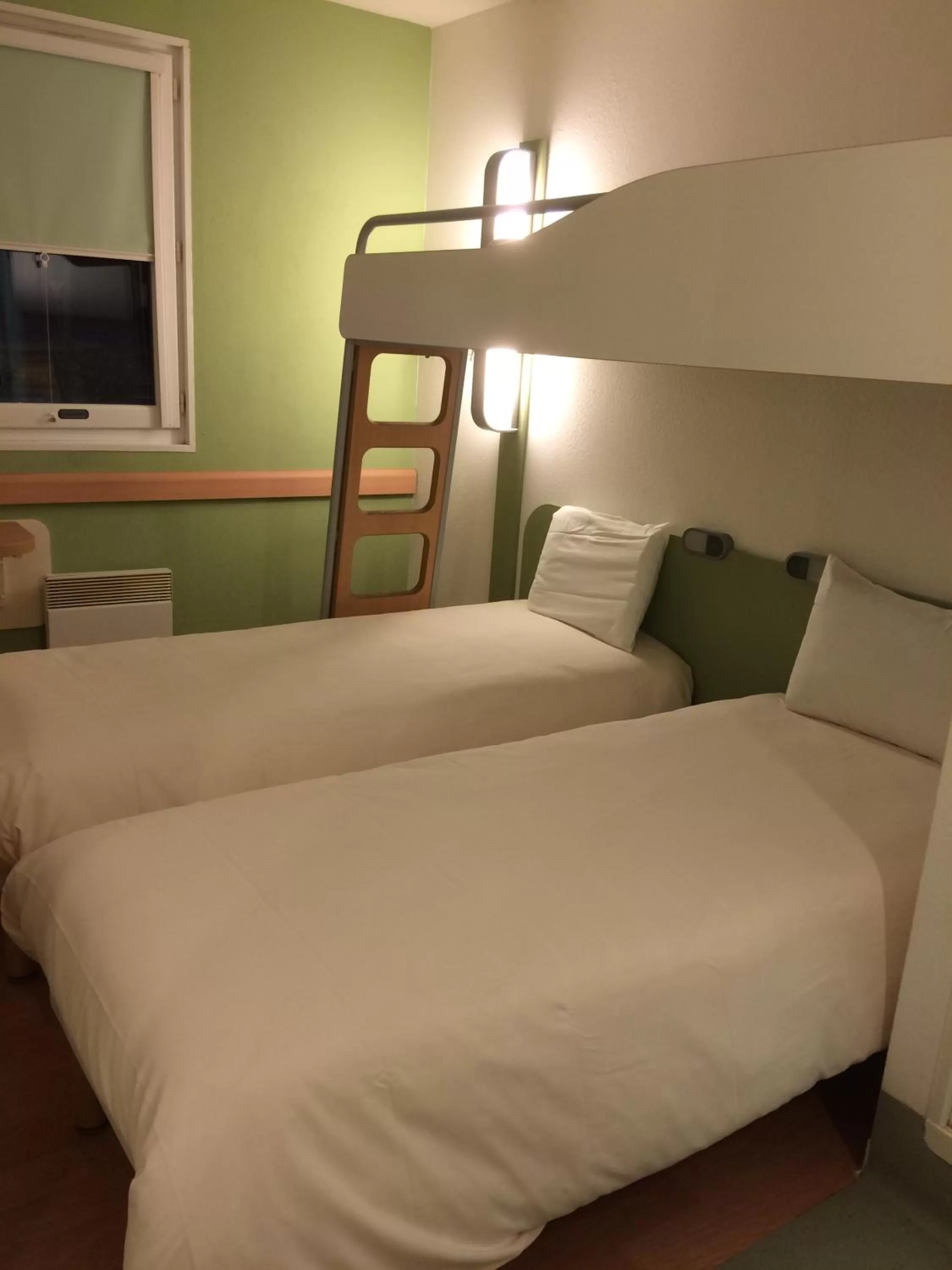 Bed in Ibis budget Verdun