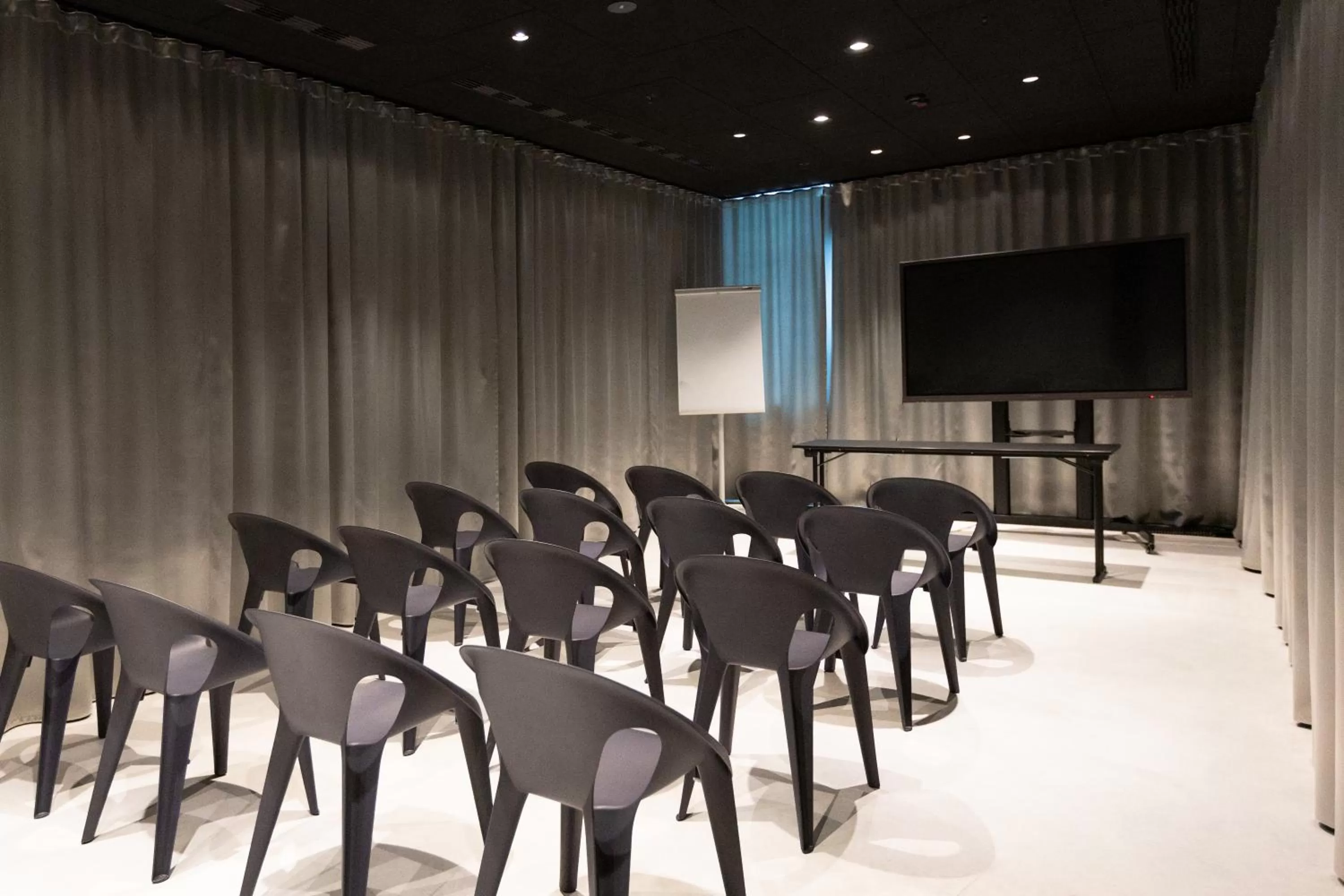 Meeting/conference room in Zonar Zagreb by Maistra City Vibes