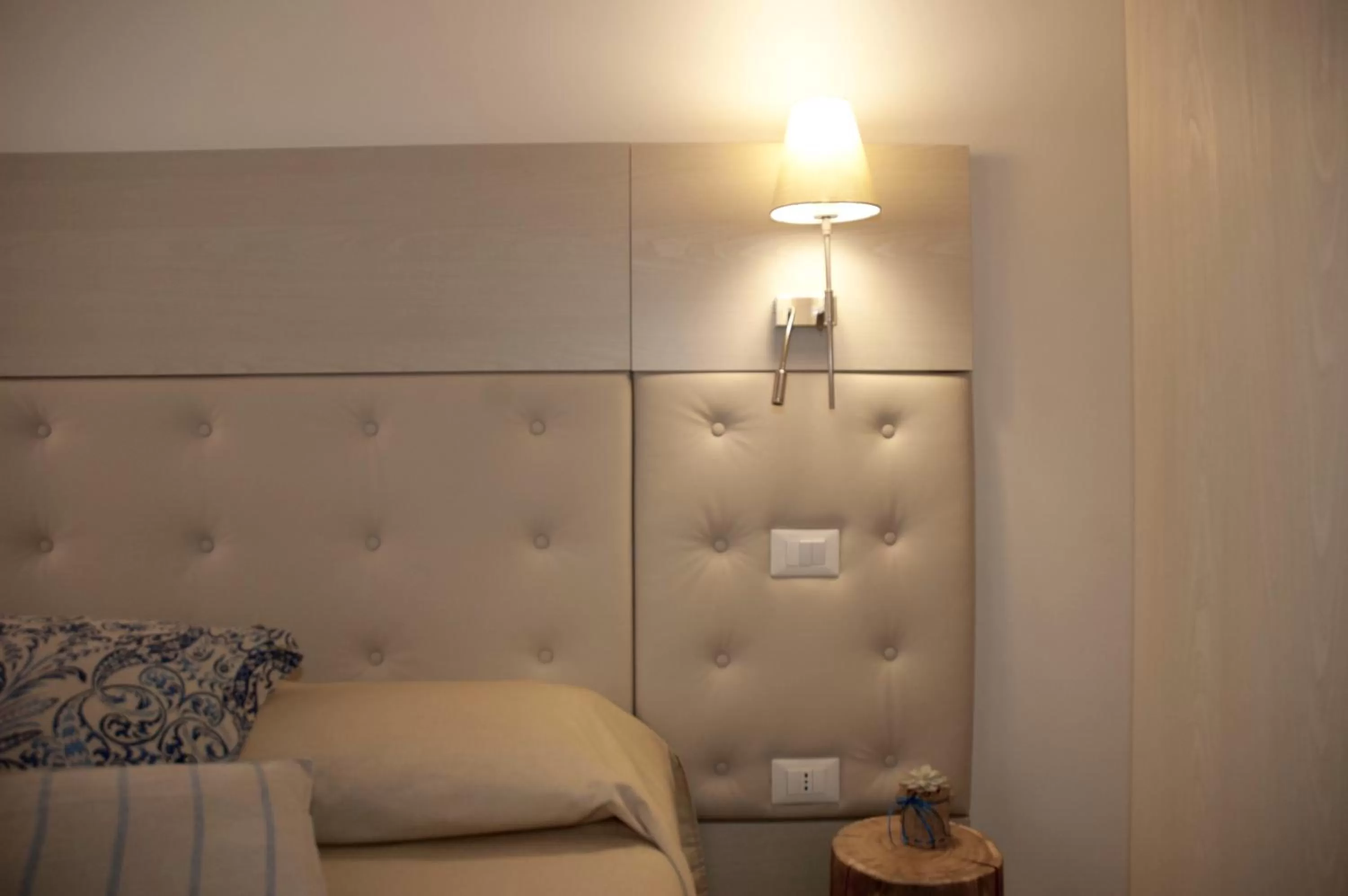 Decorative detail, Bed in B&B Al Pozzo di Luce