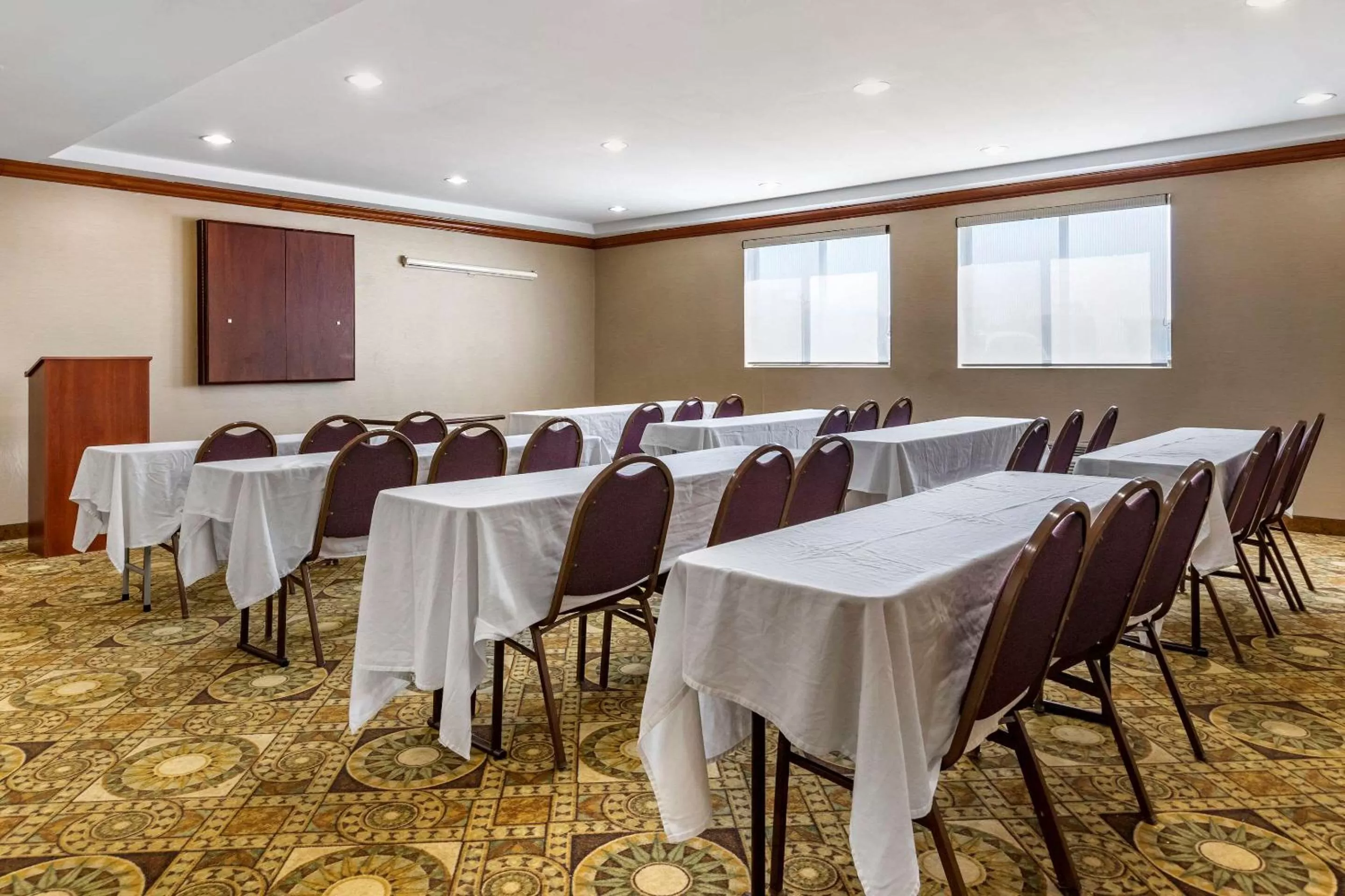 On site in Comfort Inn Warren - Detroit North