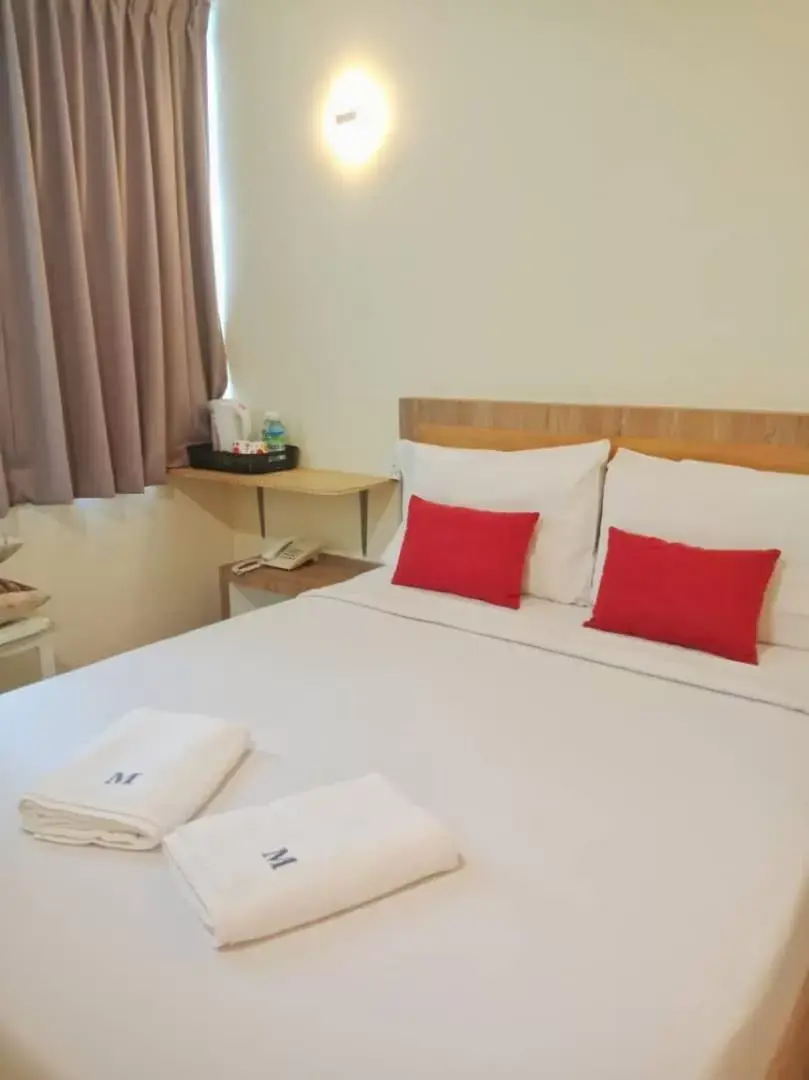 Deluxe Queen Room in Merilton Hotel Deluxe Queen Room in Merilton Hotel