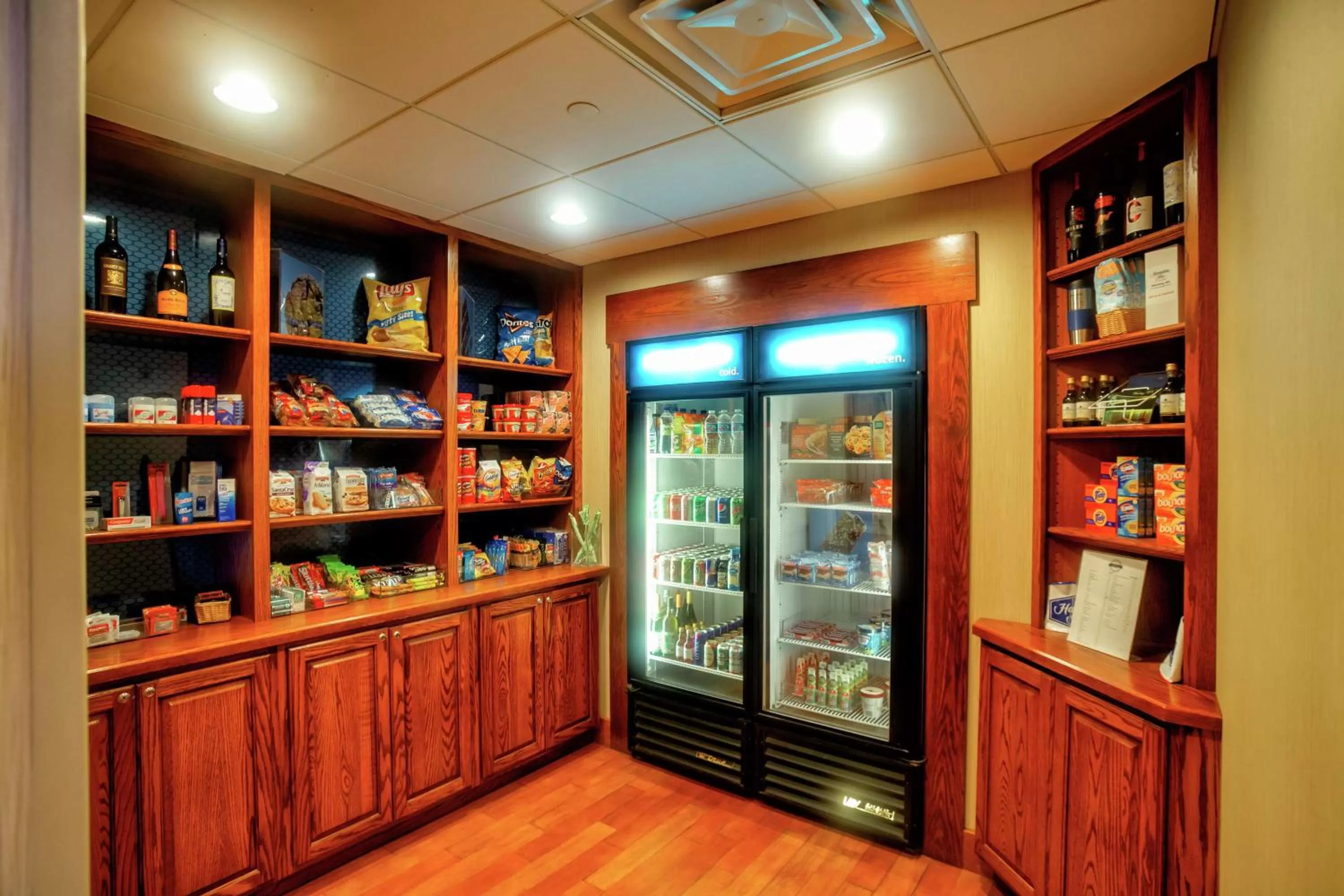 Restaurant/places to eat in Hampton Inn Wheeling