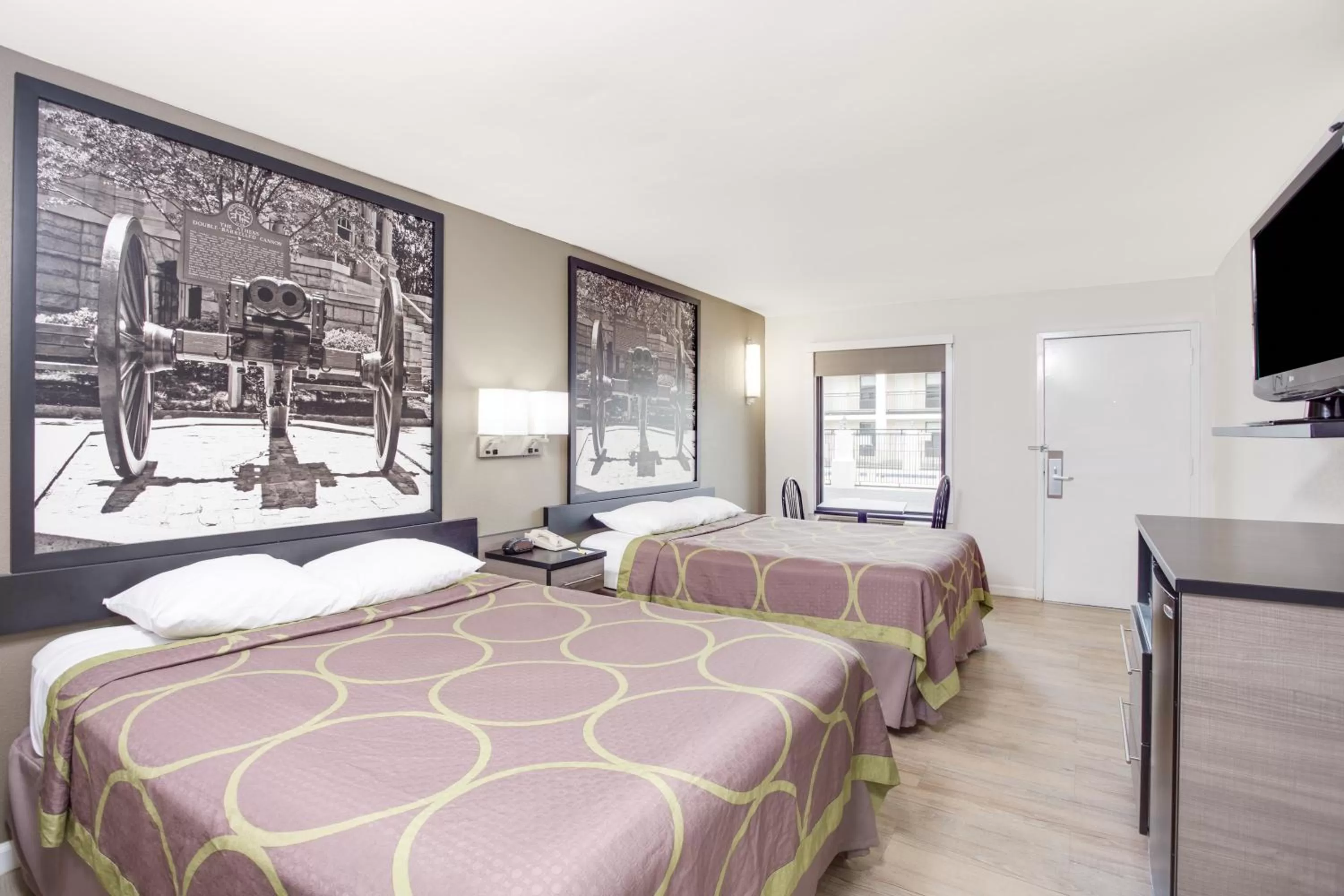 Bedroom, Bed in Super 8 by Wyndham Dalton