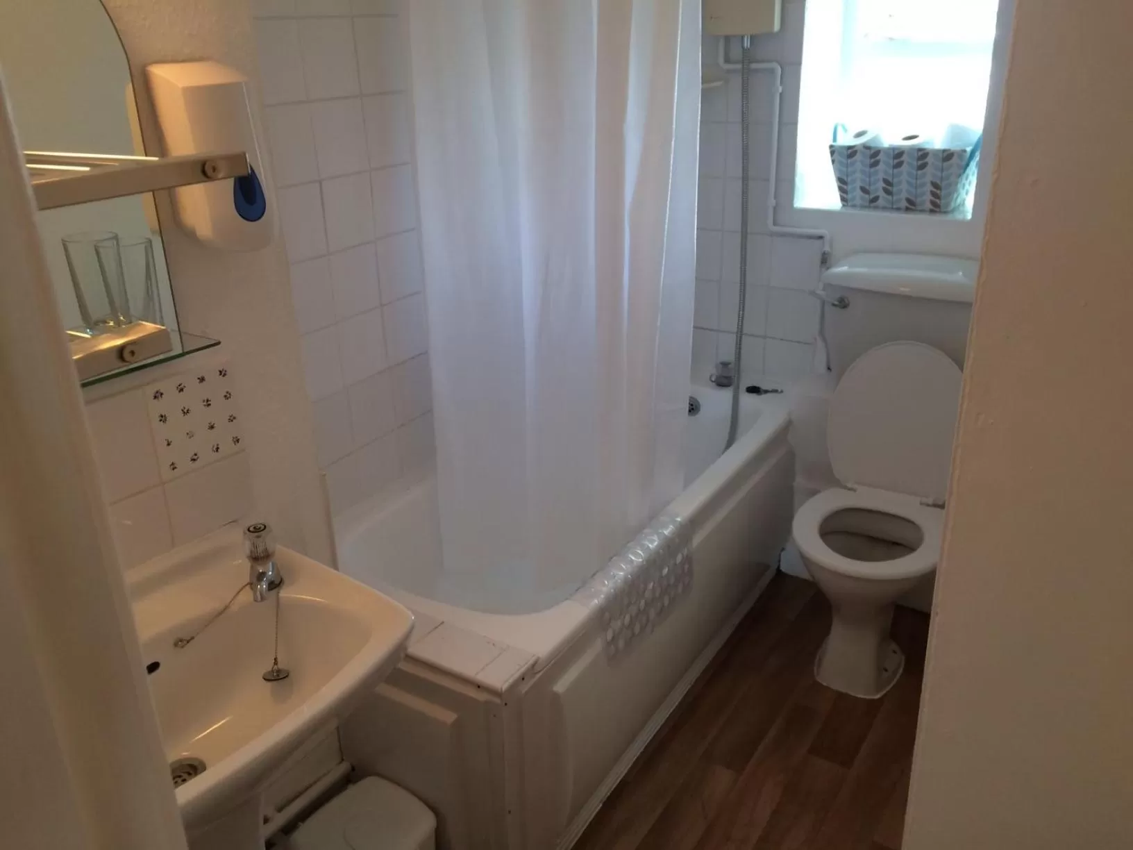 Bathroom in Markets Tavern Hotel