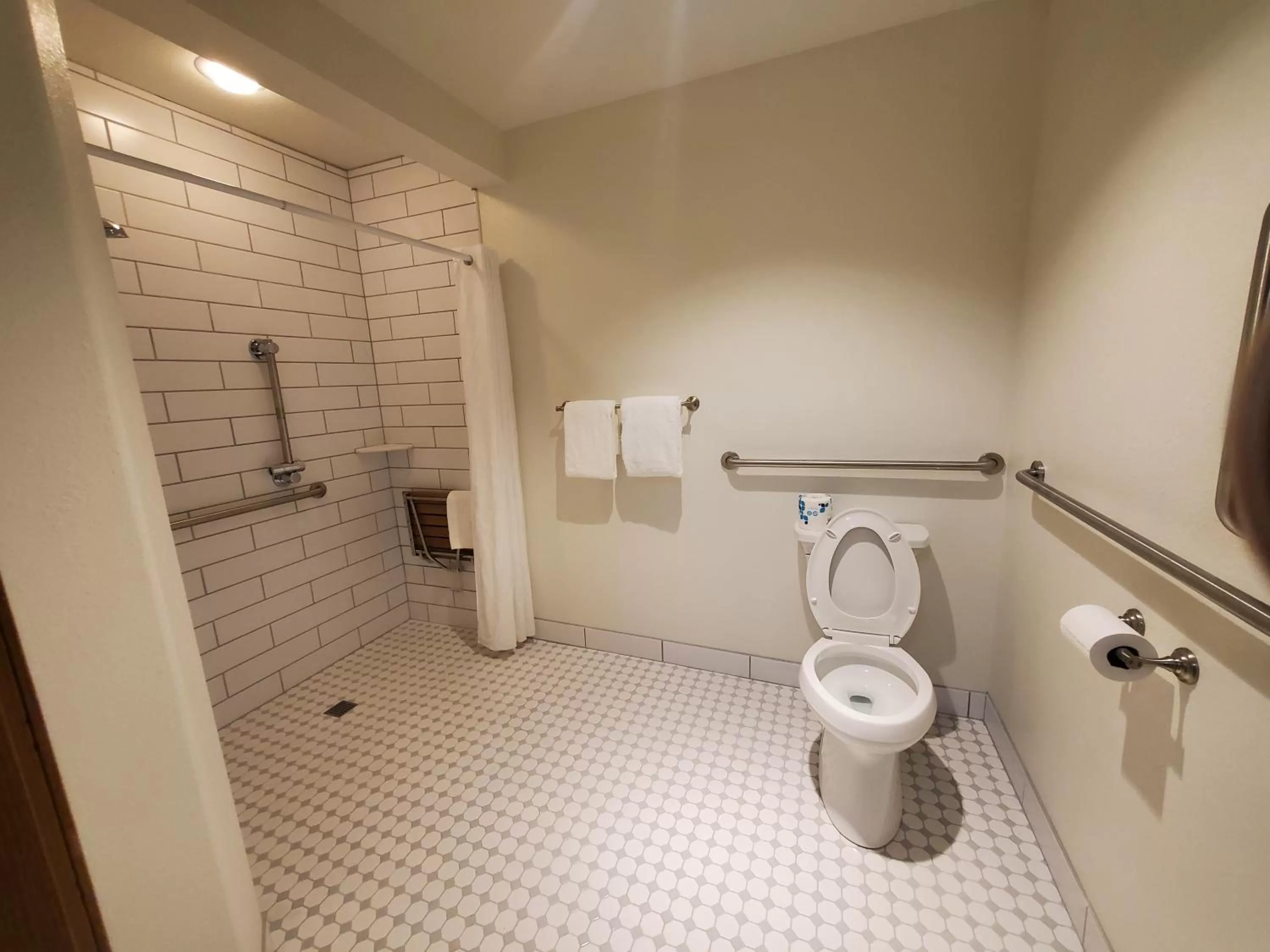 Bathroom in Alpine Inn