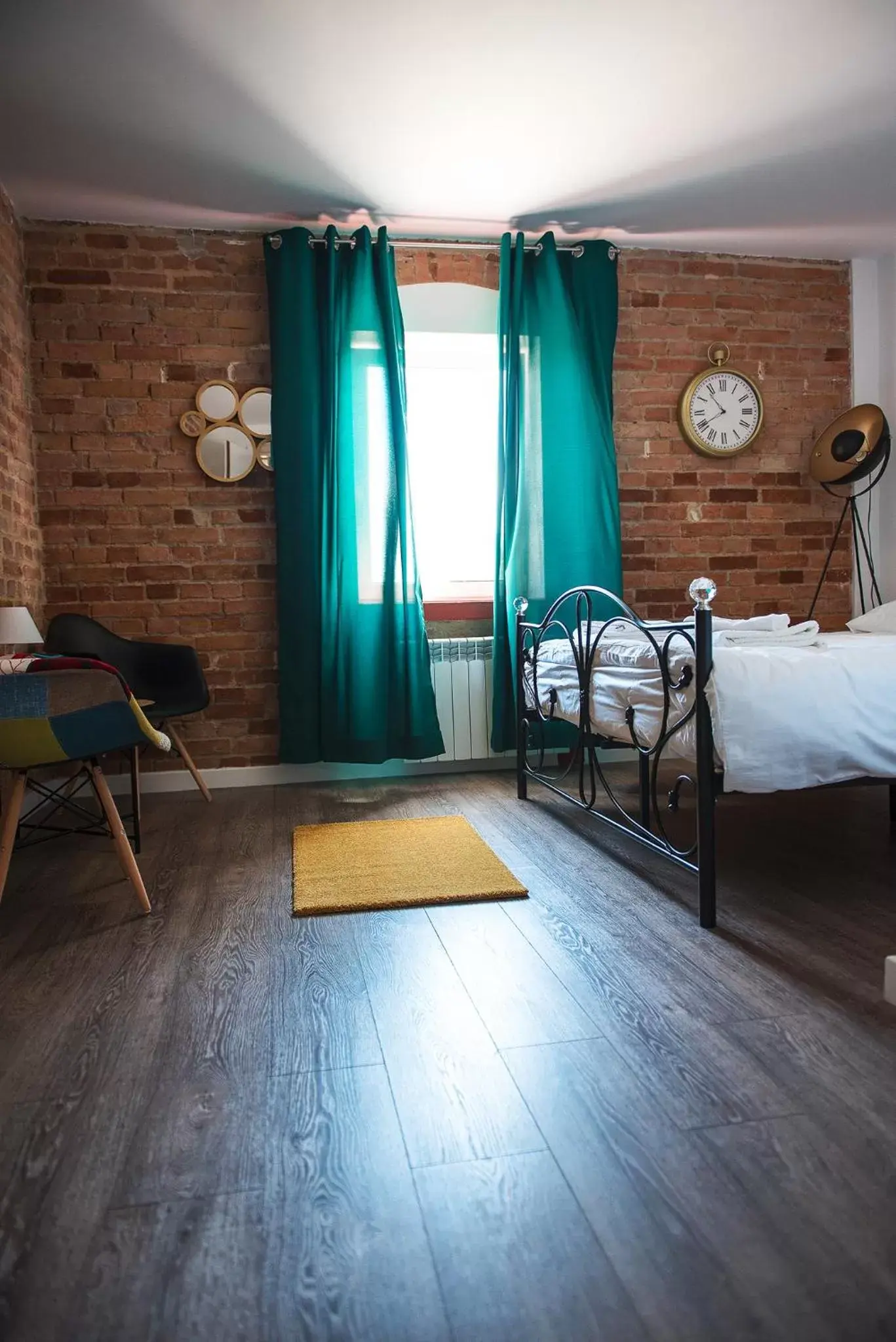 Leon's Rooms Leon's Rooms