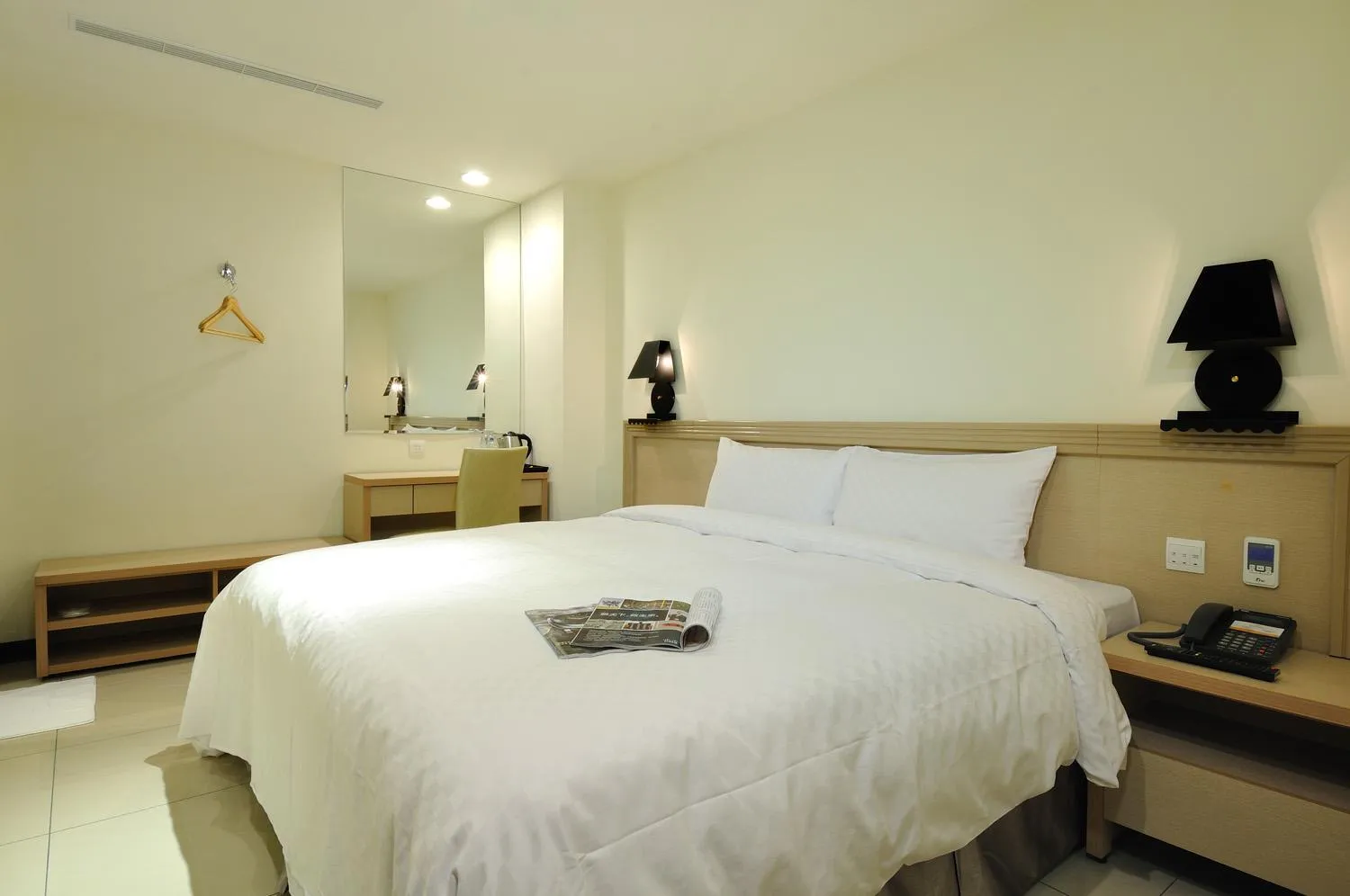 Photo of the whole room, Bed in 安可旅店 Bravo Hotel