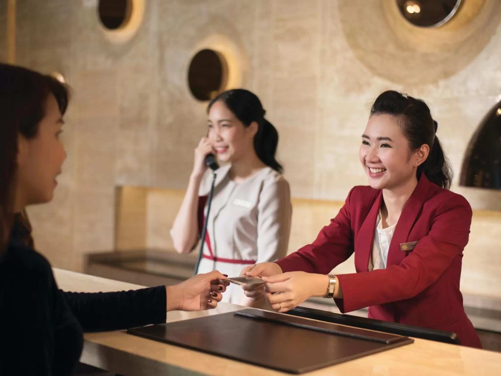 Staff in Solitaire Bangkok Sukhumvit 11