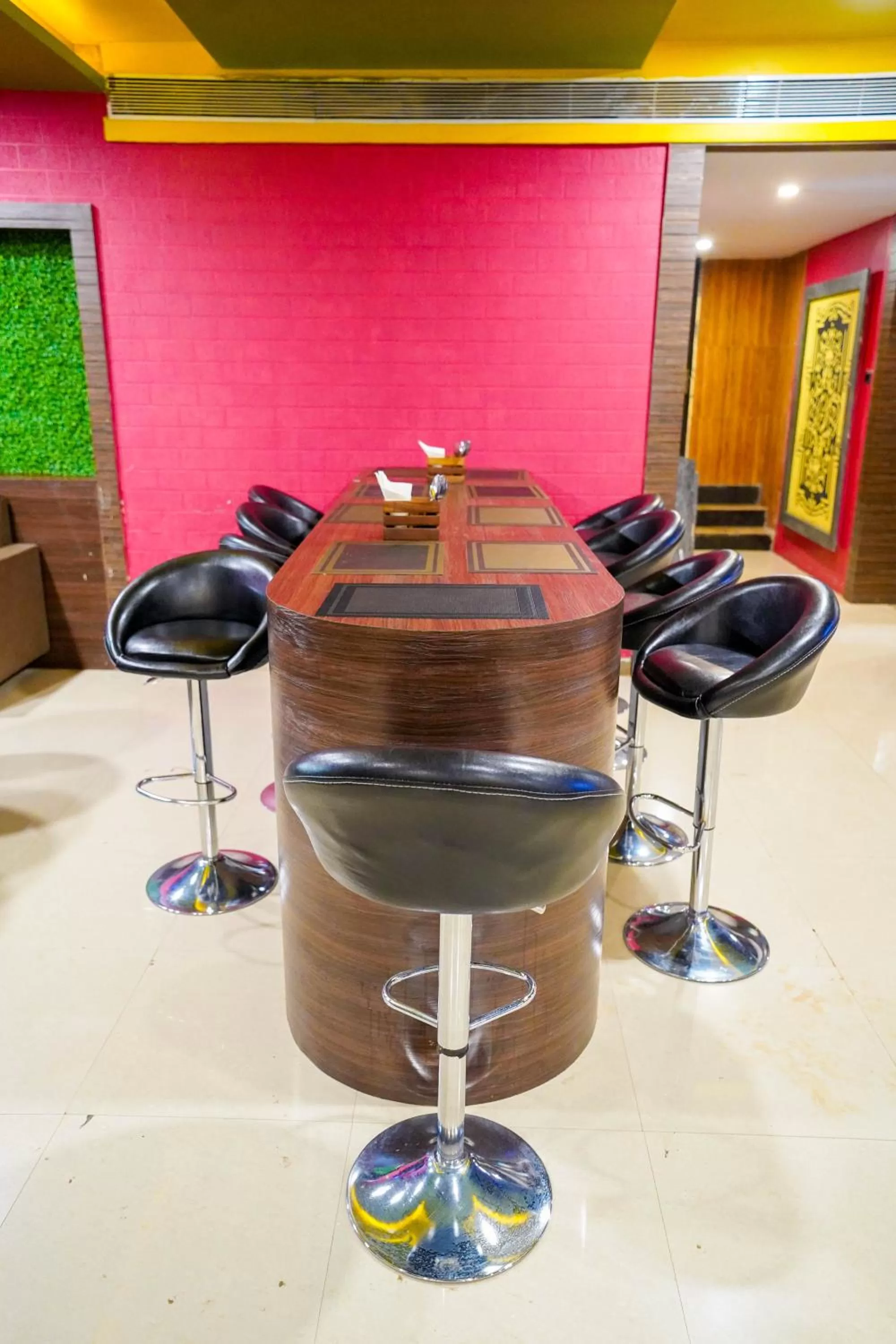 Lounge or bar in HOTEL SEVENTH SENSE