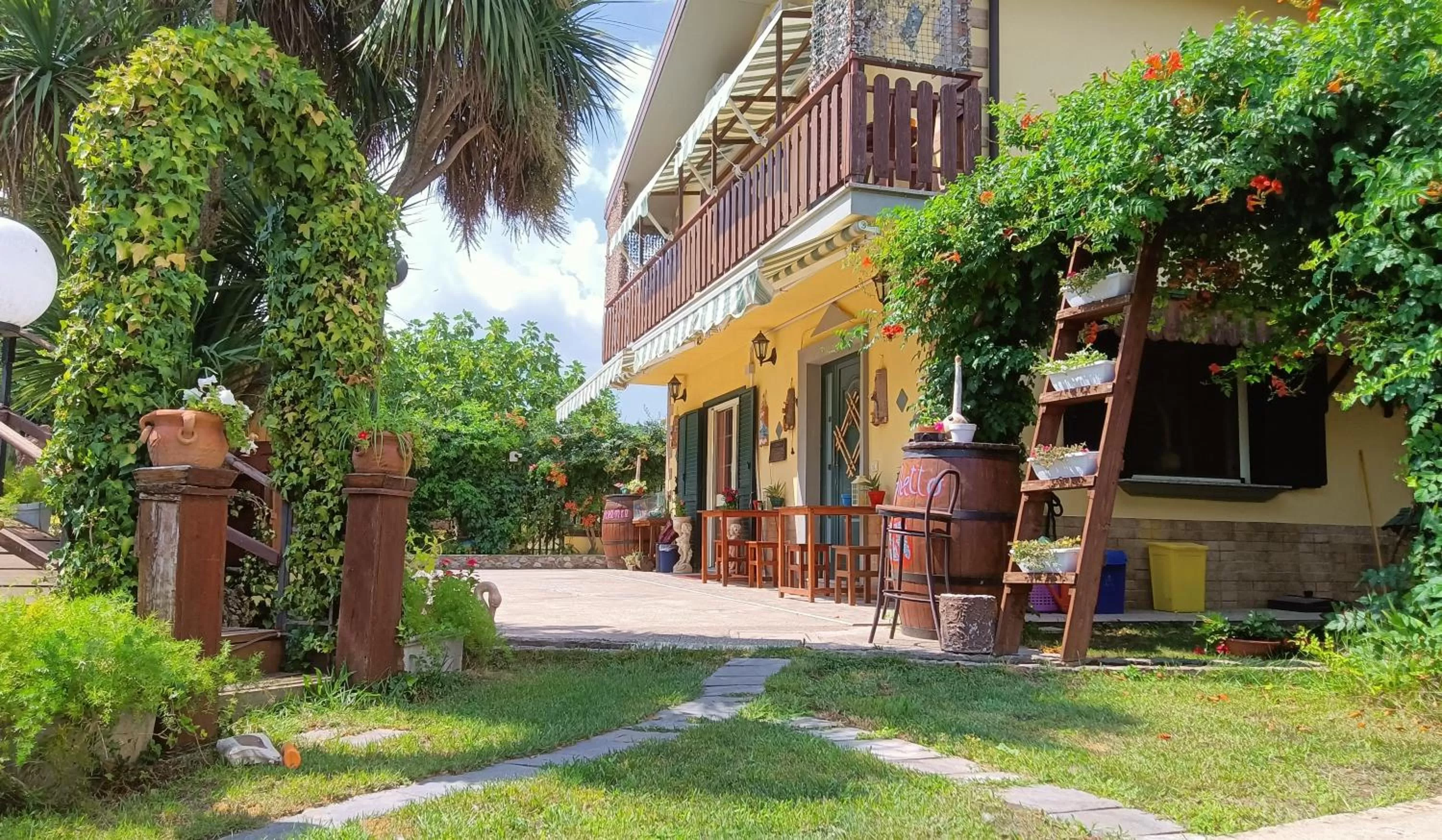 Property building in Il Laghetto