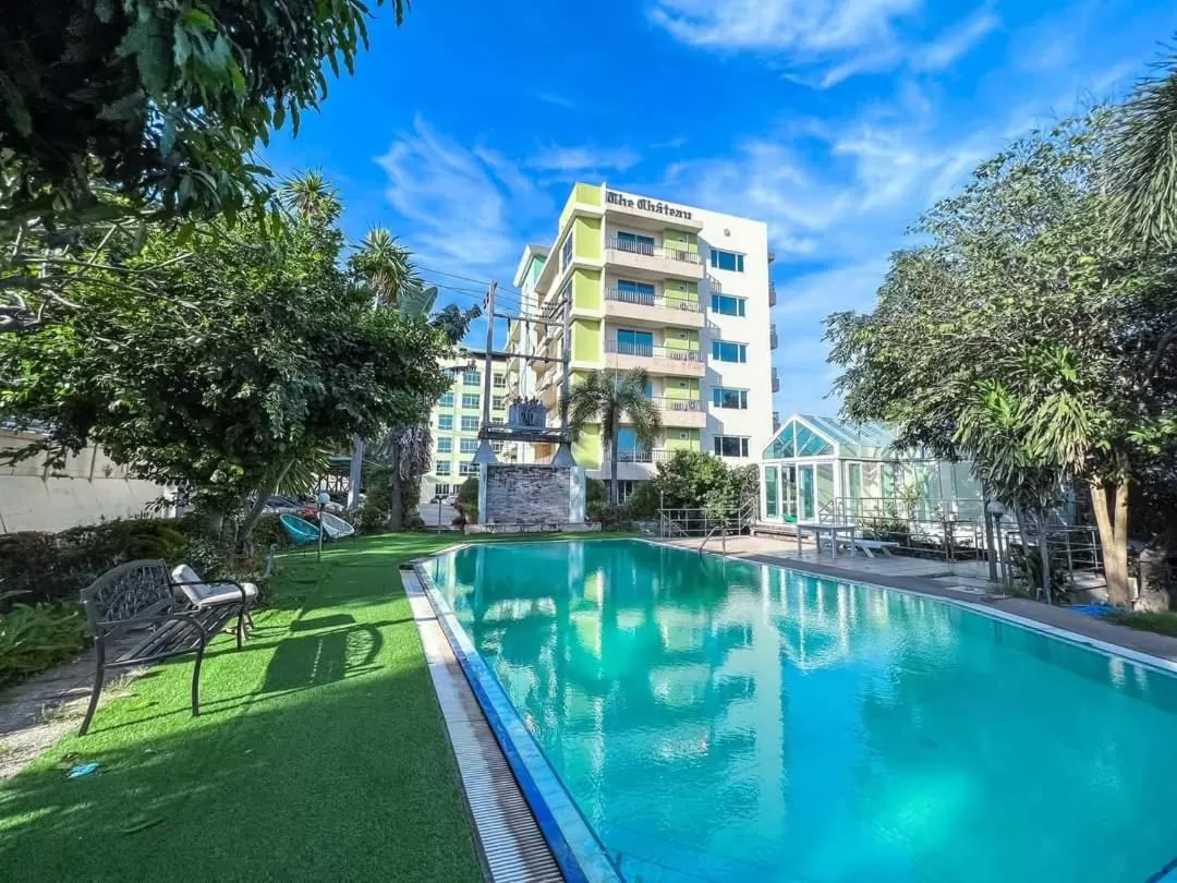 Property building in โรงแรม ชาโตว์วิสต้า