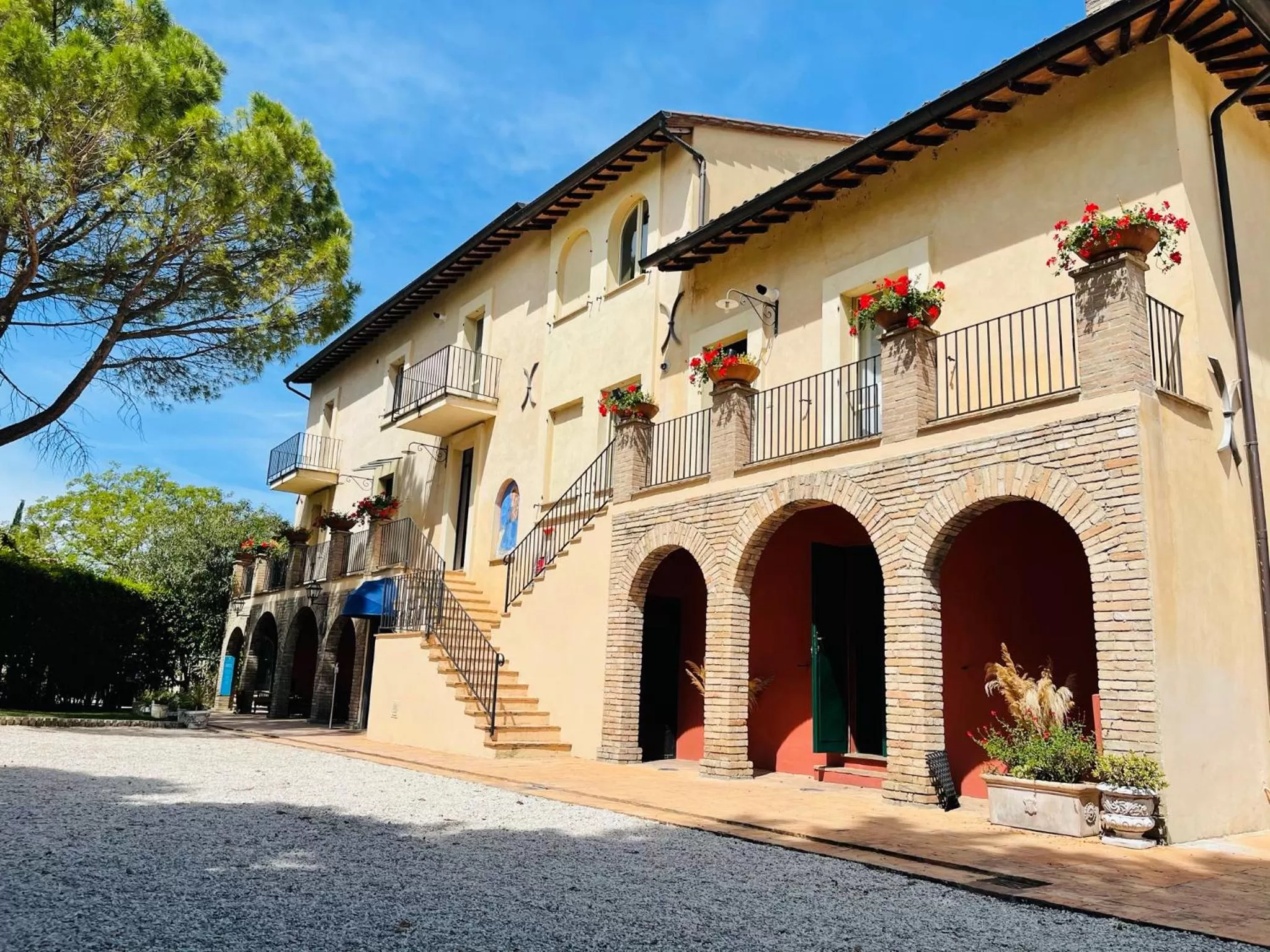 Restaurant/places to eat in Mapepa Village apartments