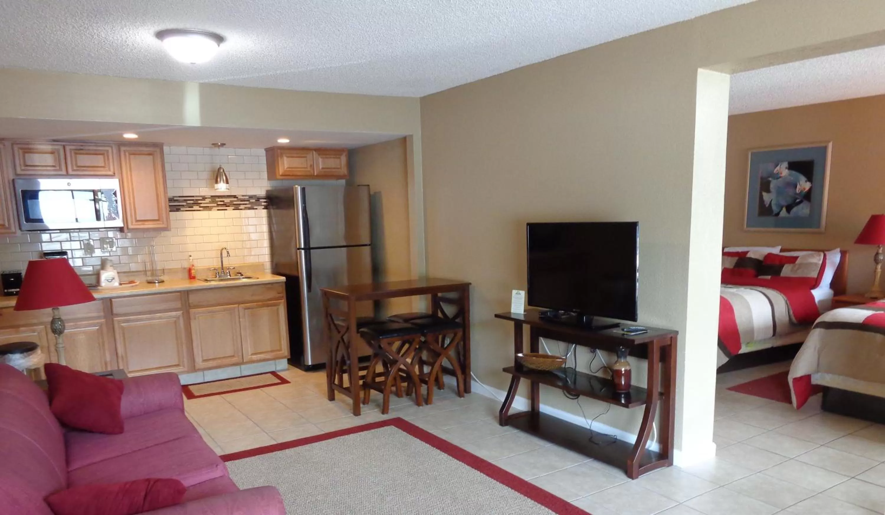 Living room in Days Inn by Wyndham Cocoa Cruiseport West At I-95/524