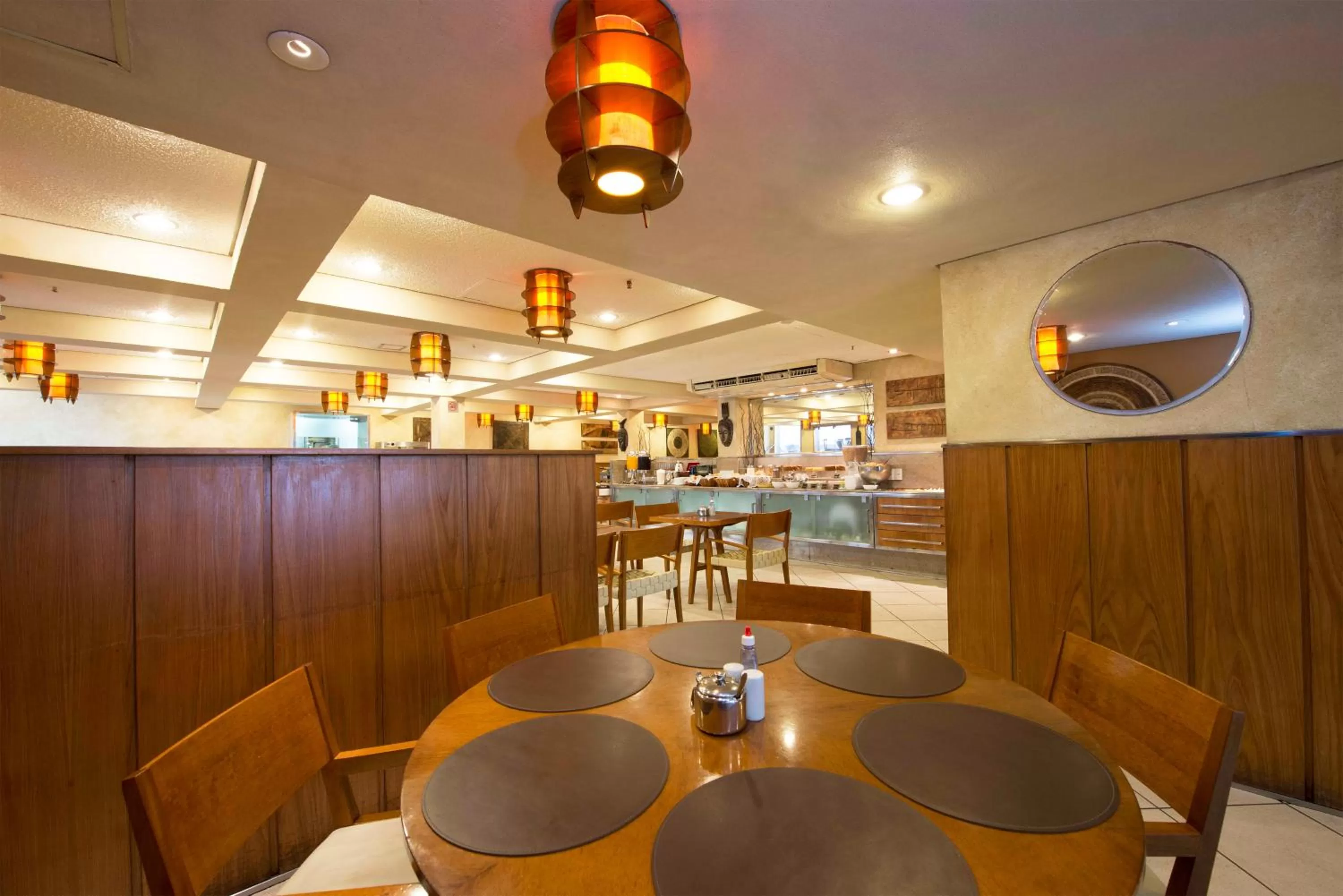 Restaurant/places to eat in Magna Praia Hotel