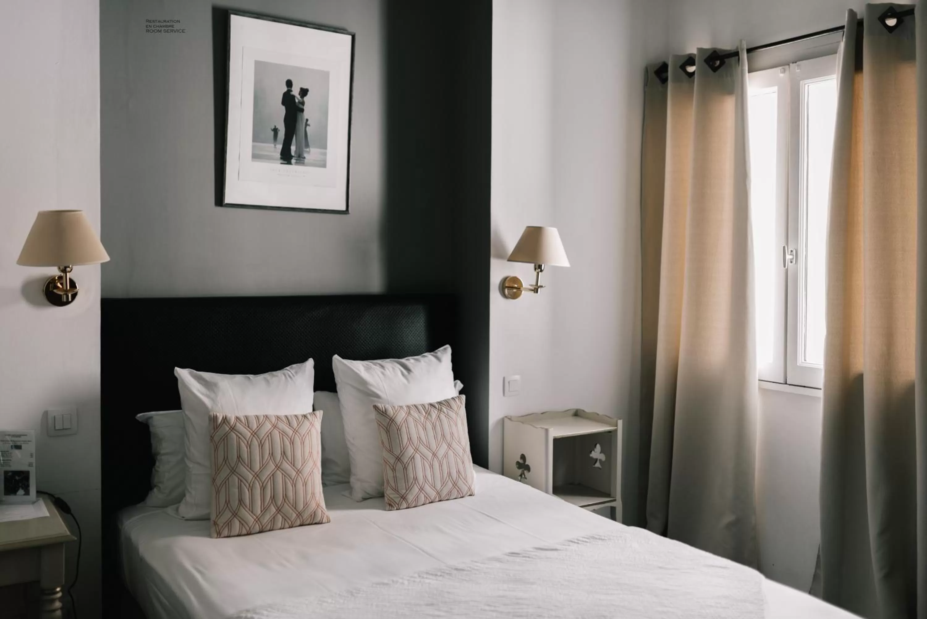 Photo of the whole room, Bed in Hôtel La Résidence