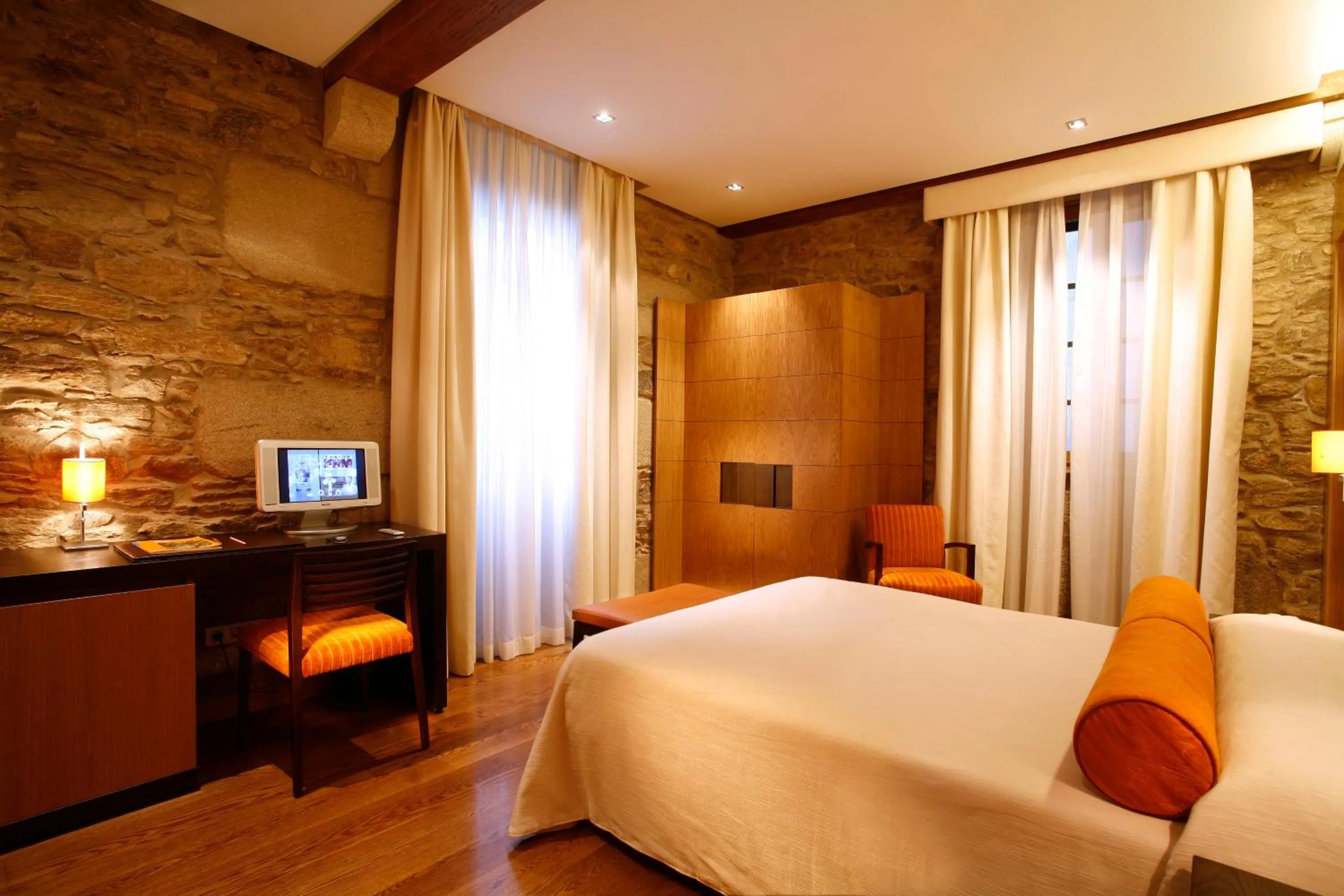 Photo of the whole room, Bed in Hotel Altaïr