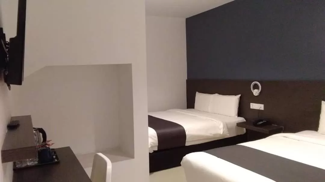 Bed in 1 Hotel Signature