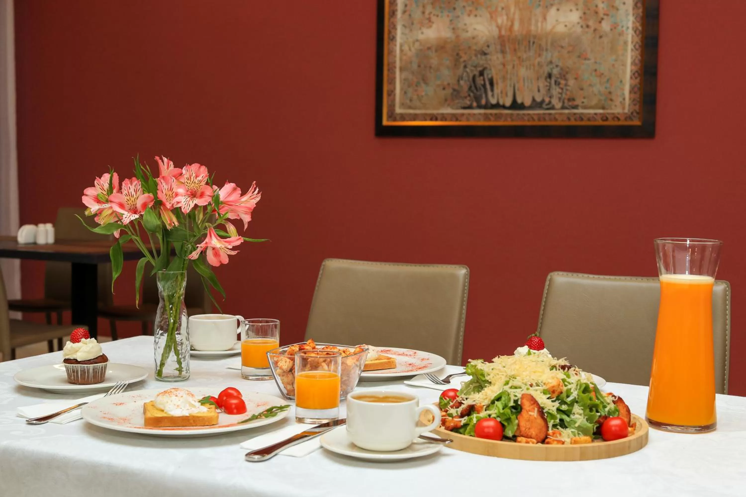 Restaurant/places to eat in Pine Astoria Hotel