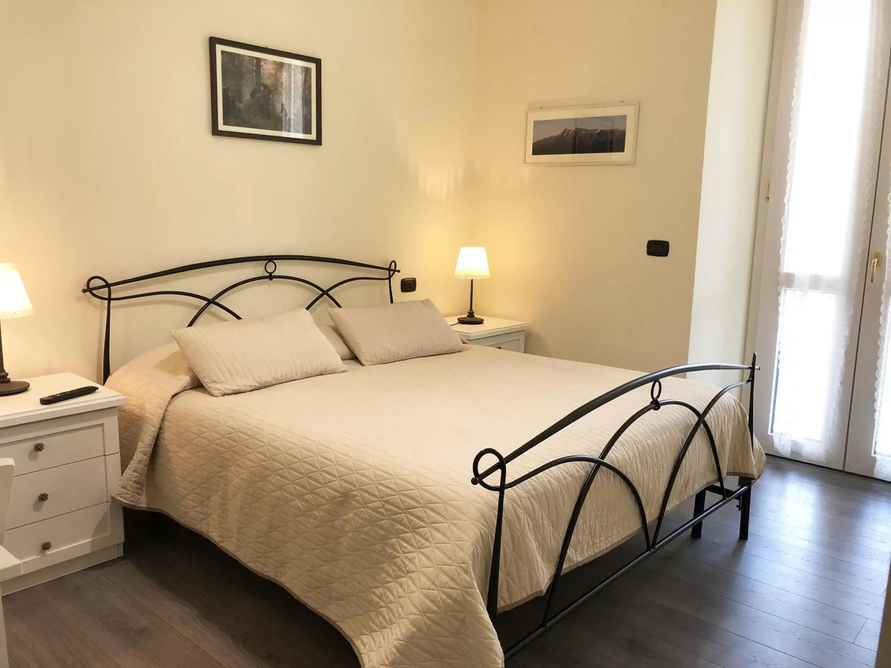 Double Room with Private Bathroom - single occupancy in C'era Un Lago Double Room with Private Bathroom - single occupancy in C'era Un Lago