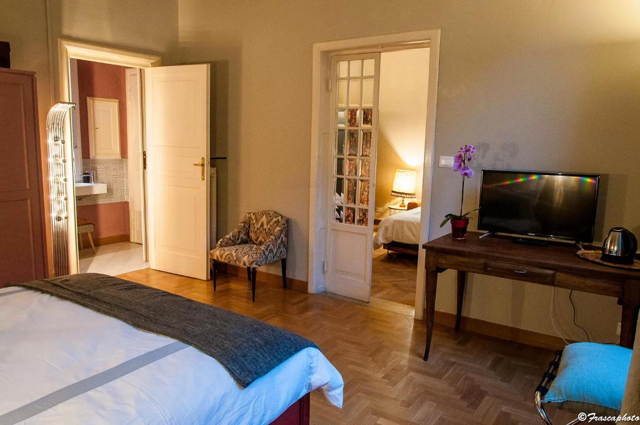 Photo of the whole room, Bed in Liberty House