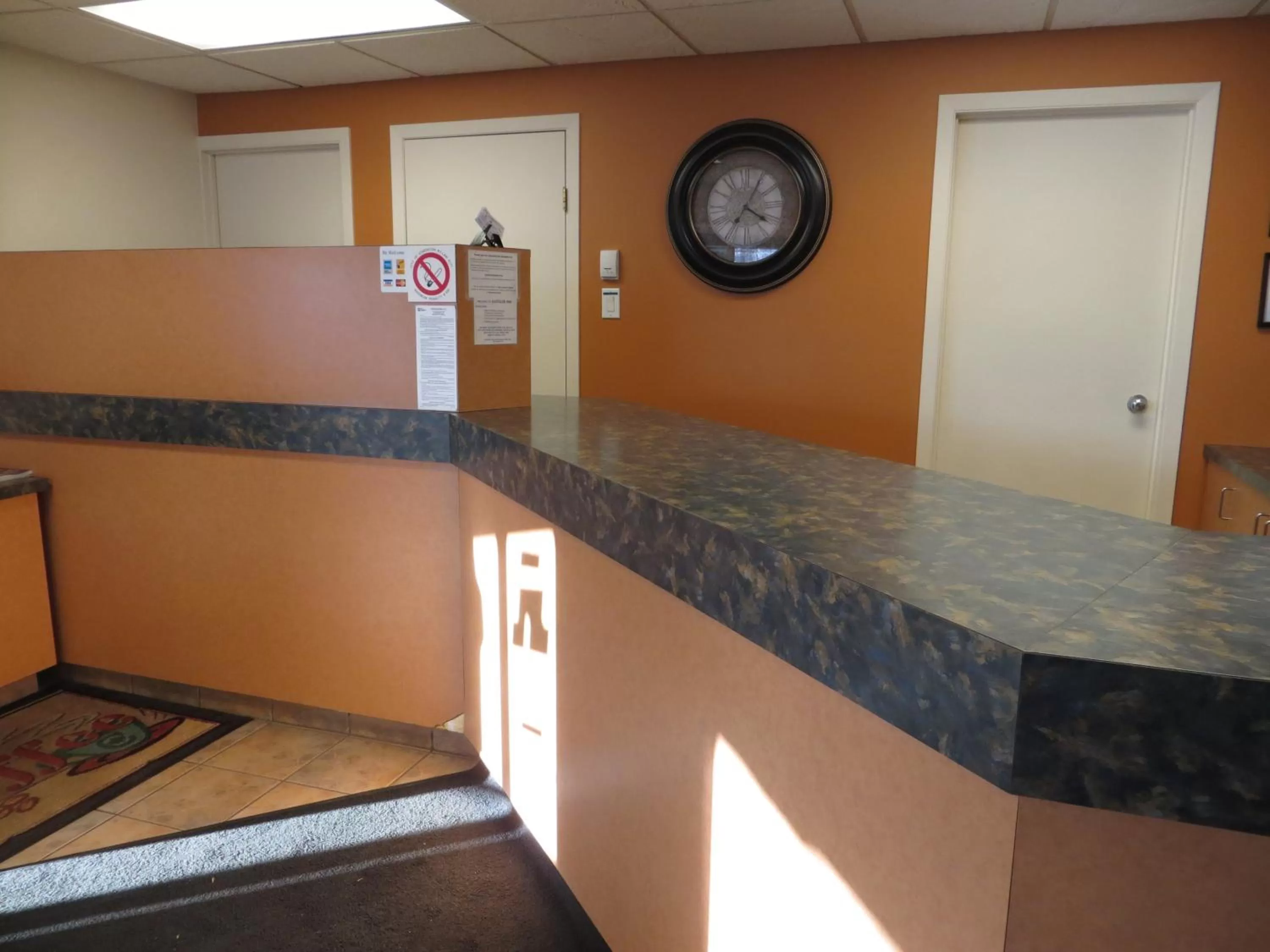 Lobby or reception, Lobby/Reception in Eastglen Inn