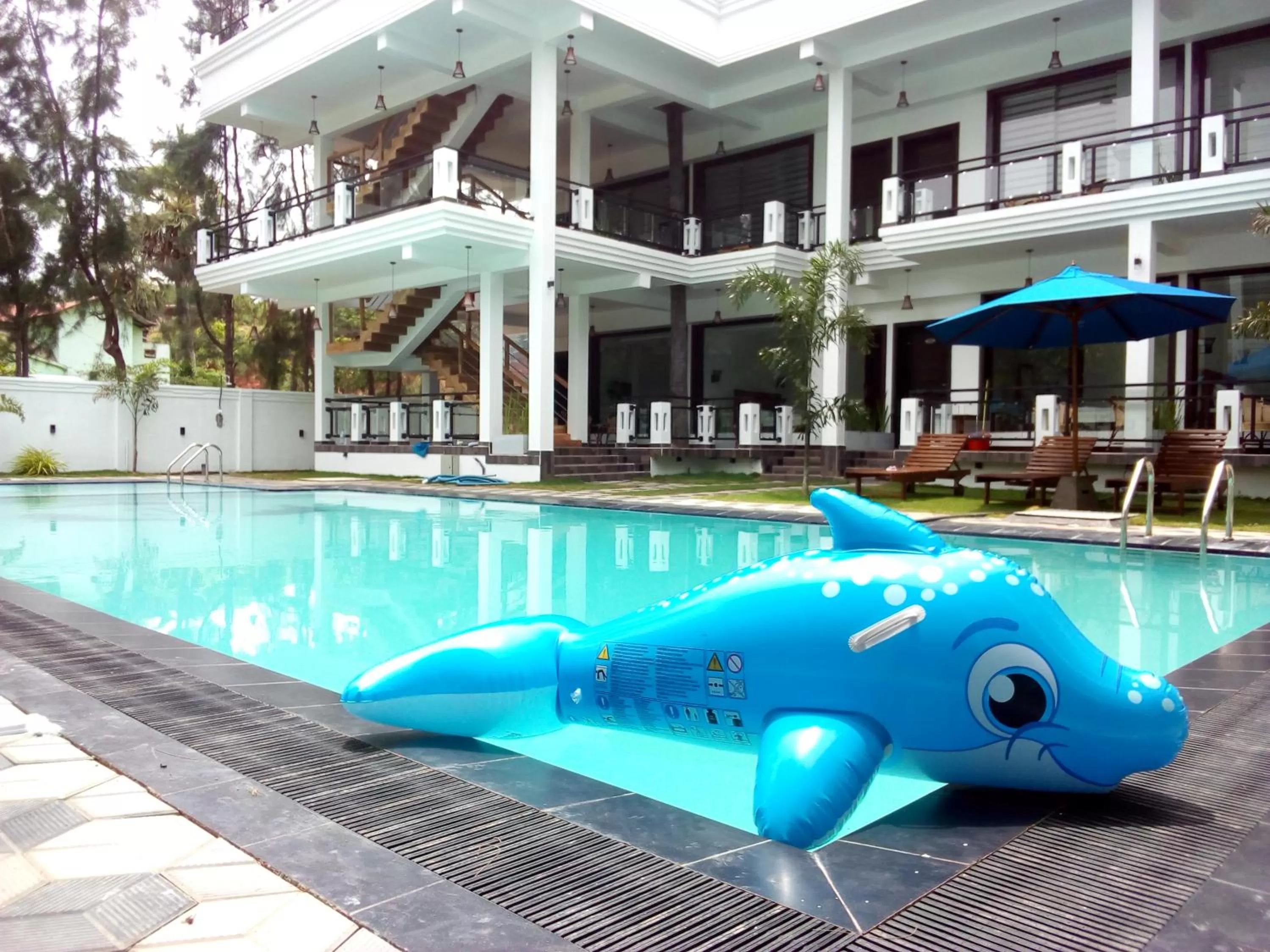 Swimming Pool in J7 Villaj Resort