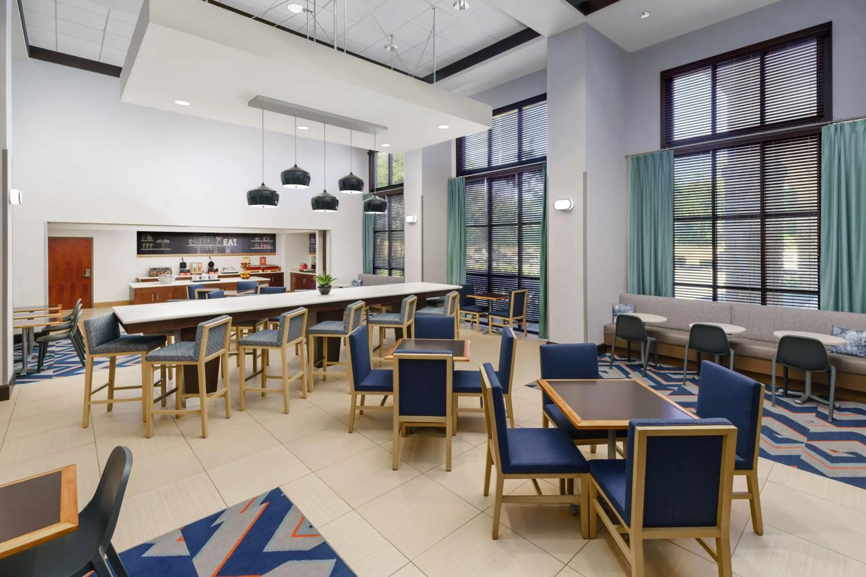 Breakfast in Hampton Inn & Suites West Sacramento