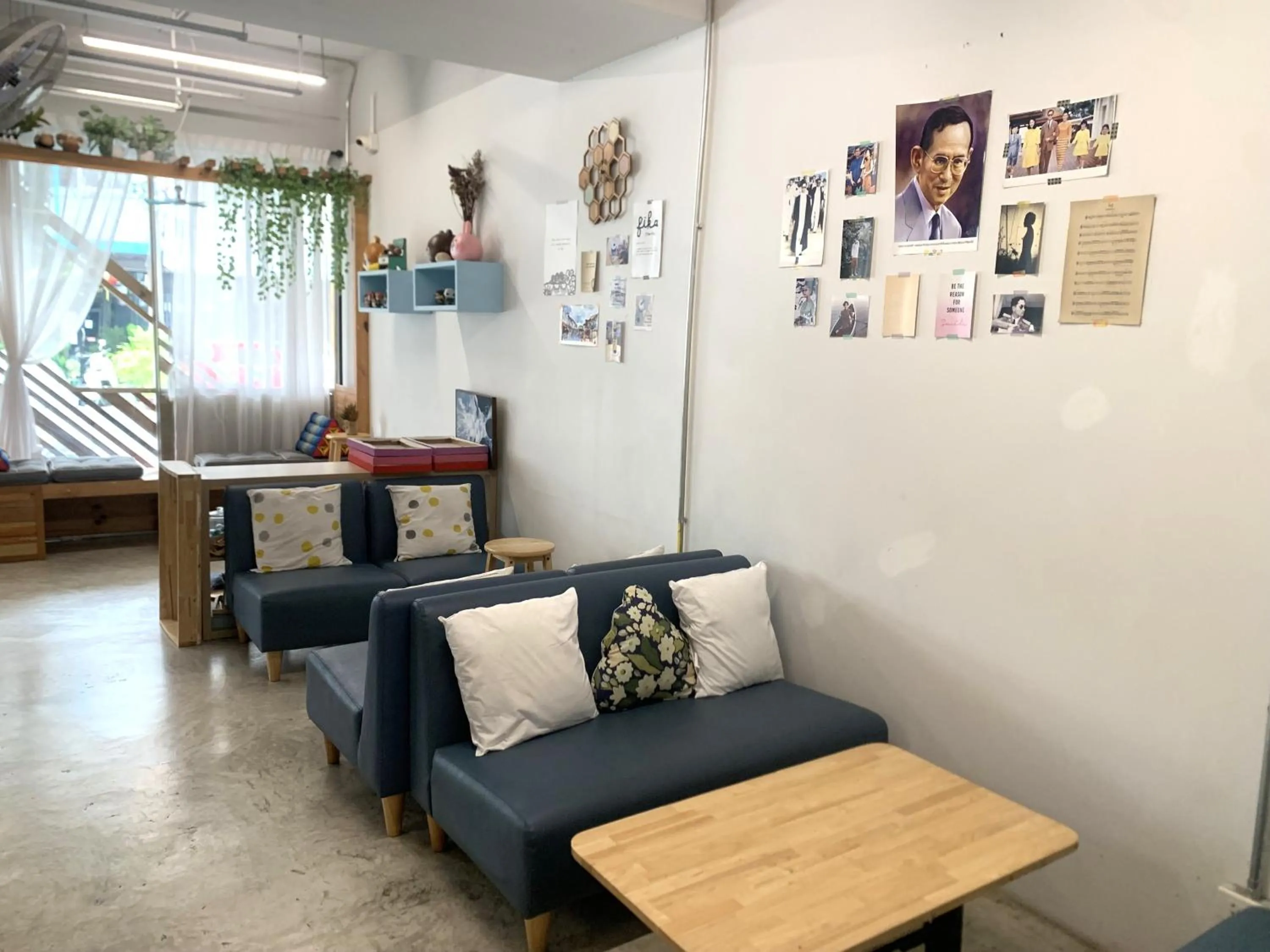 Seating area in Sleep Sheep Phuket Hostel SHA