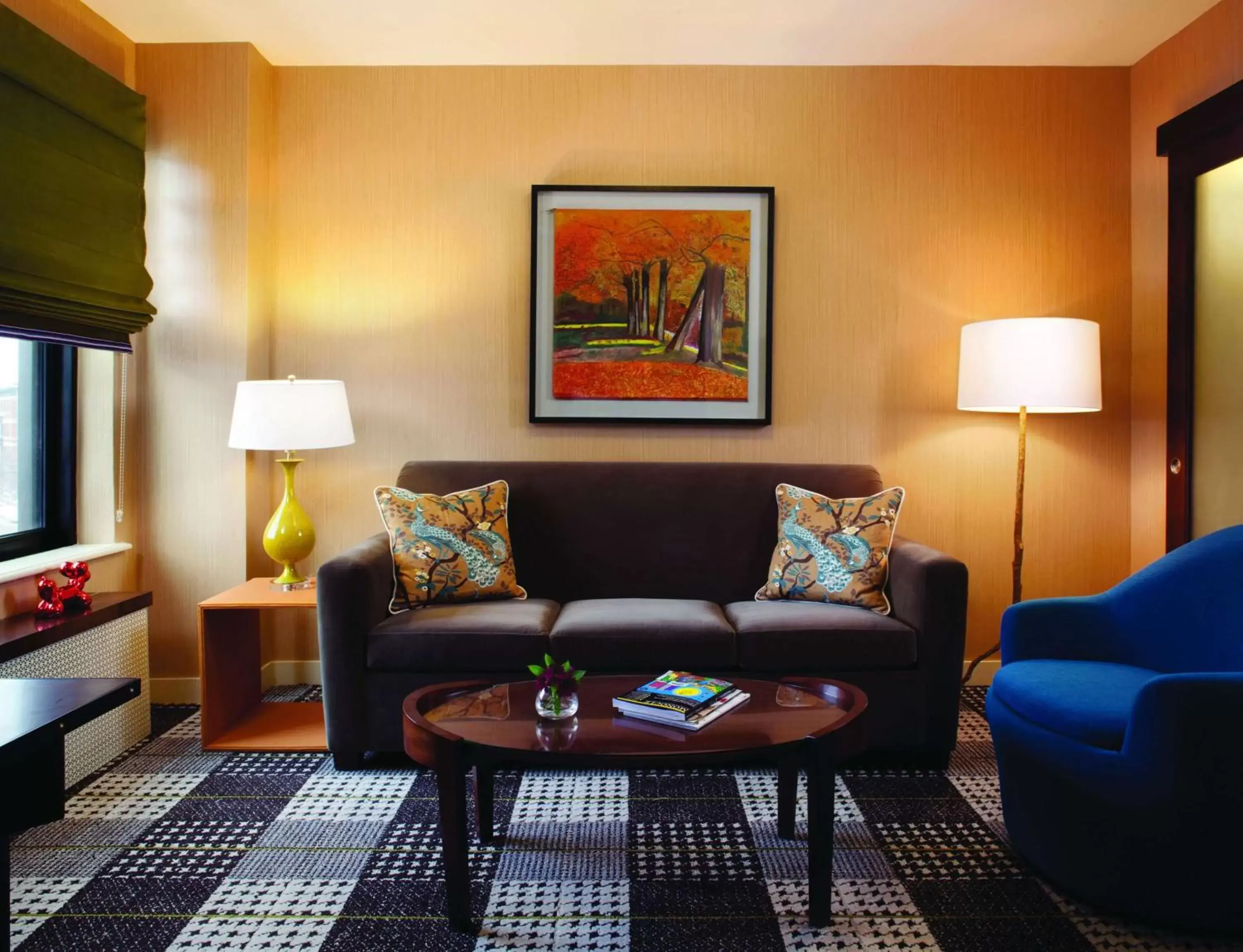 Junior King Suite with Accessible Tub - Disability Access in Hotel Lincoln Junior King Suite with Accessible Tub - Disability Access in Hotel Lincoln