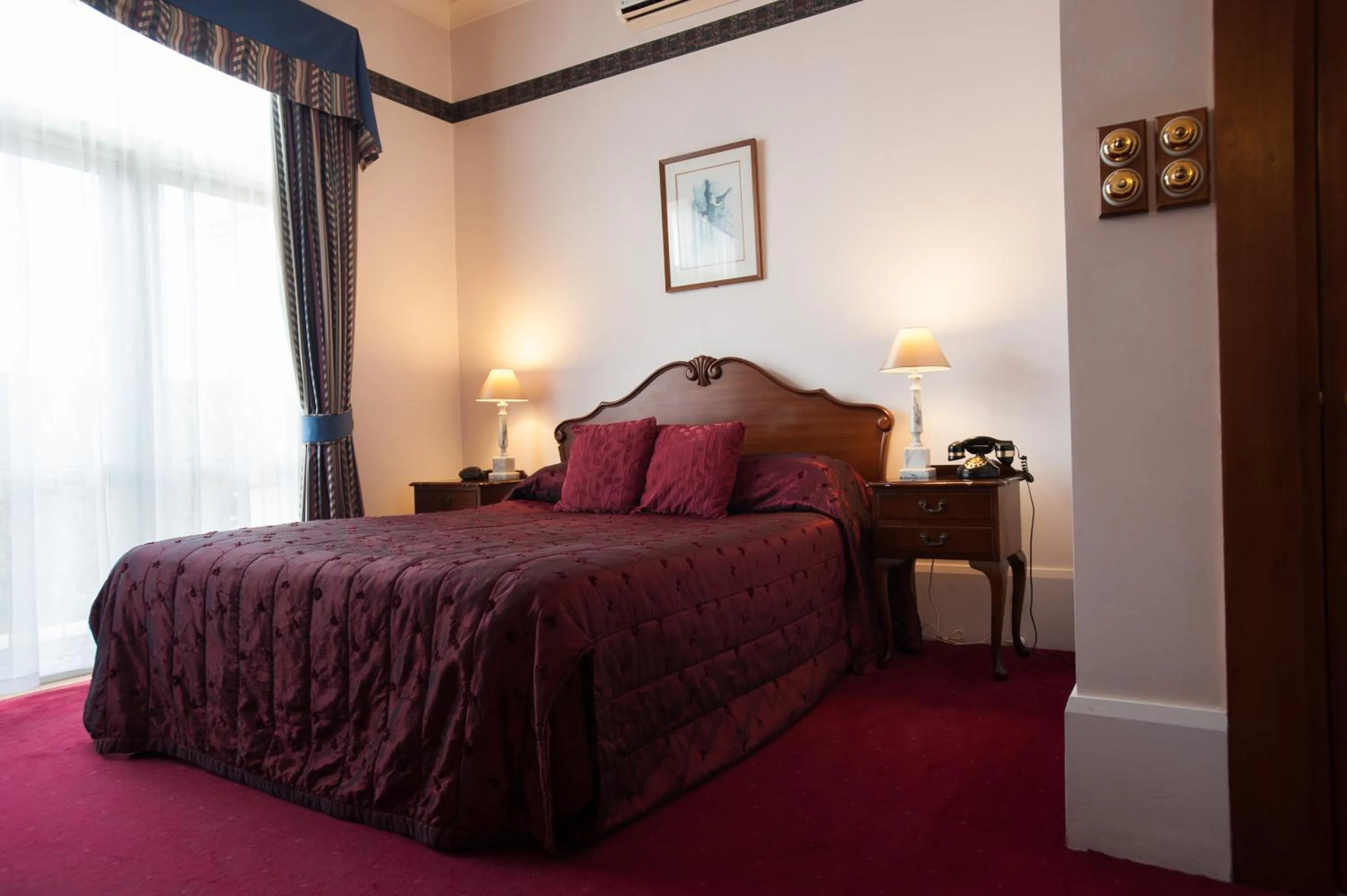 Bed in The County Hotel